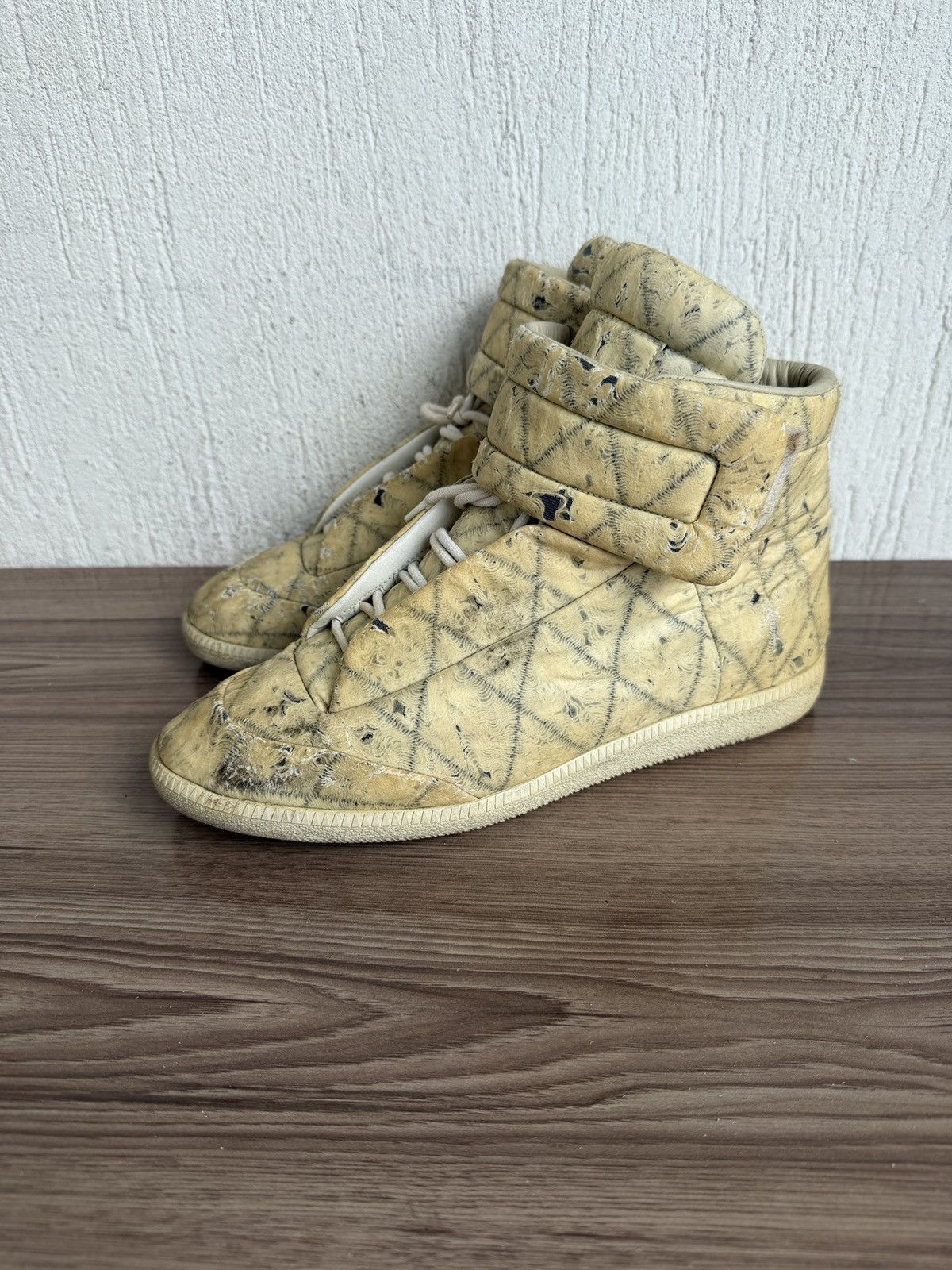 Maison Margiela 😮‍💨🔥Rare future trainers Size US 9 / EU 42 - 2 Thumbnail