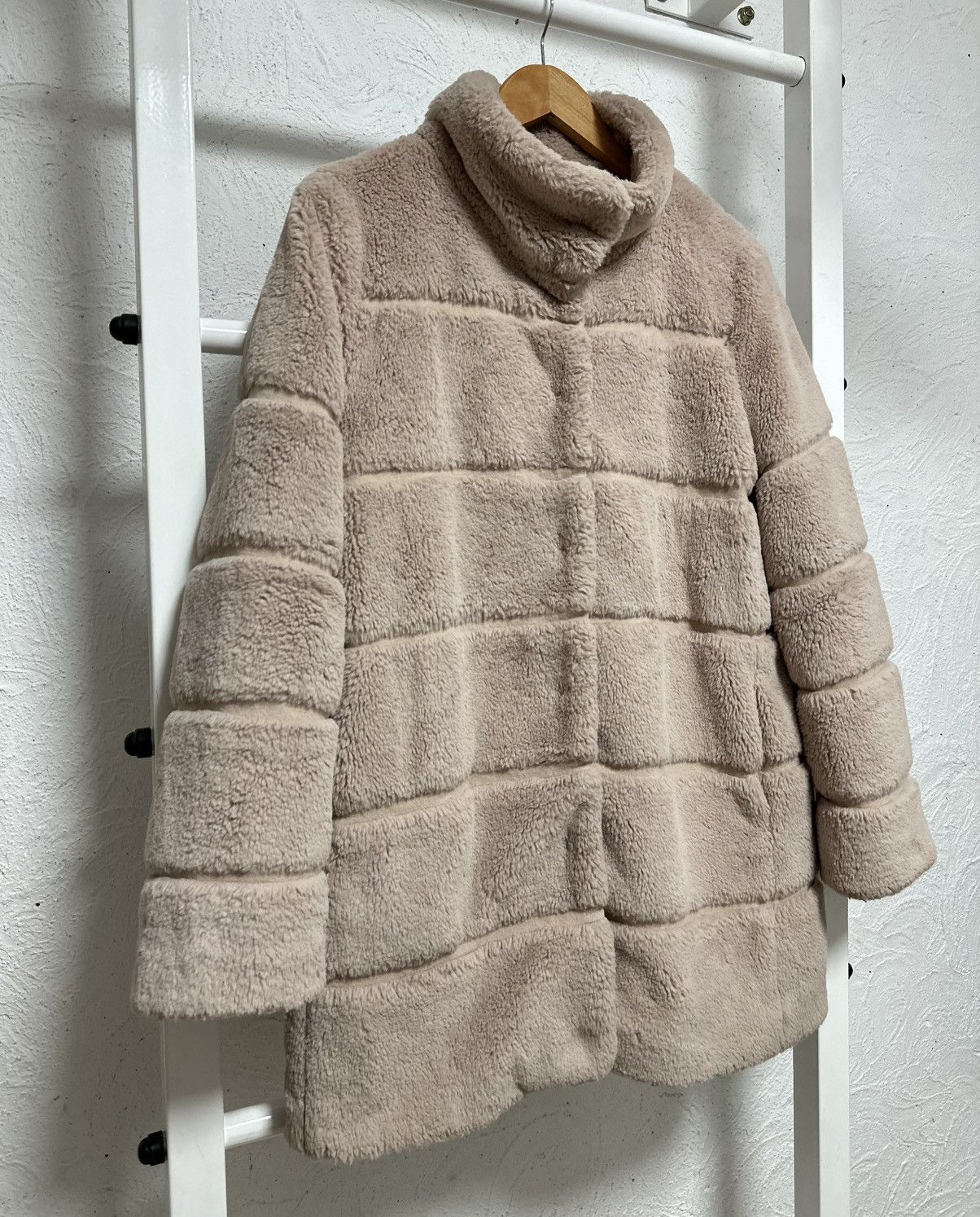 Other Women’s Marccain Faux Fur Coat Size M Size M / US 6-8 / IT 42-44 - 3 Thumbnail