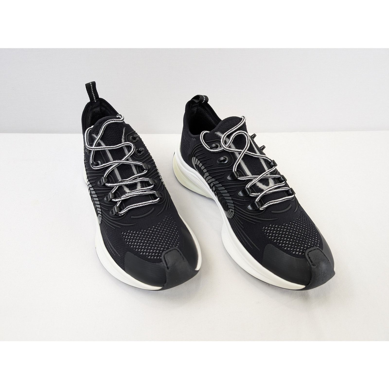 Gucci o1rshd1 Men's Run Sneakers in Black/White Size US 13 / EU 46 - 7 Thumbnail