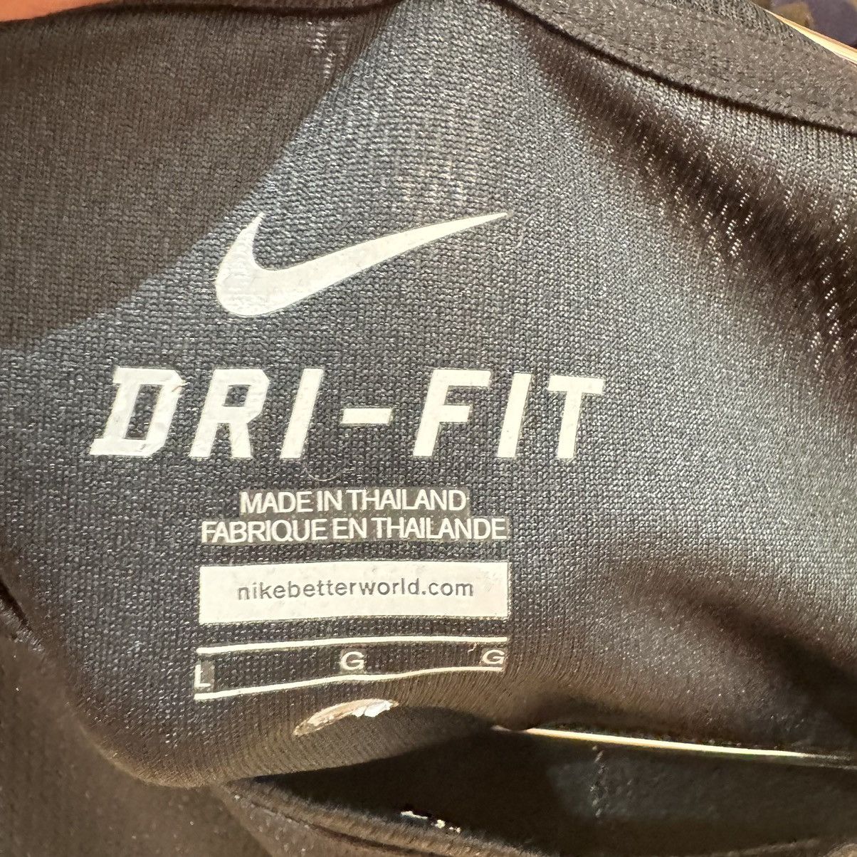 Nike Manchester united 12/13 training shirt (bnwt) Size US L / EU 52-54 / 3 - 4 Thumbnail