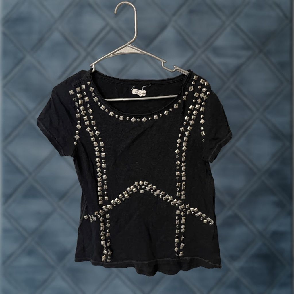 Aeropostale Womens AEROPOSTALE Embellished Tee Shirt Small Black T-Shirt Short Sleeve Cotton Blends Womens, Embellished Tee, S, Black, 90s? Size S / US 4 / IT 40 - 1 Thumbnail