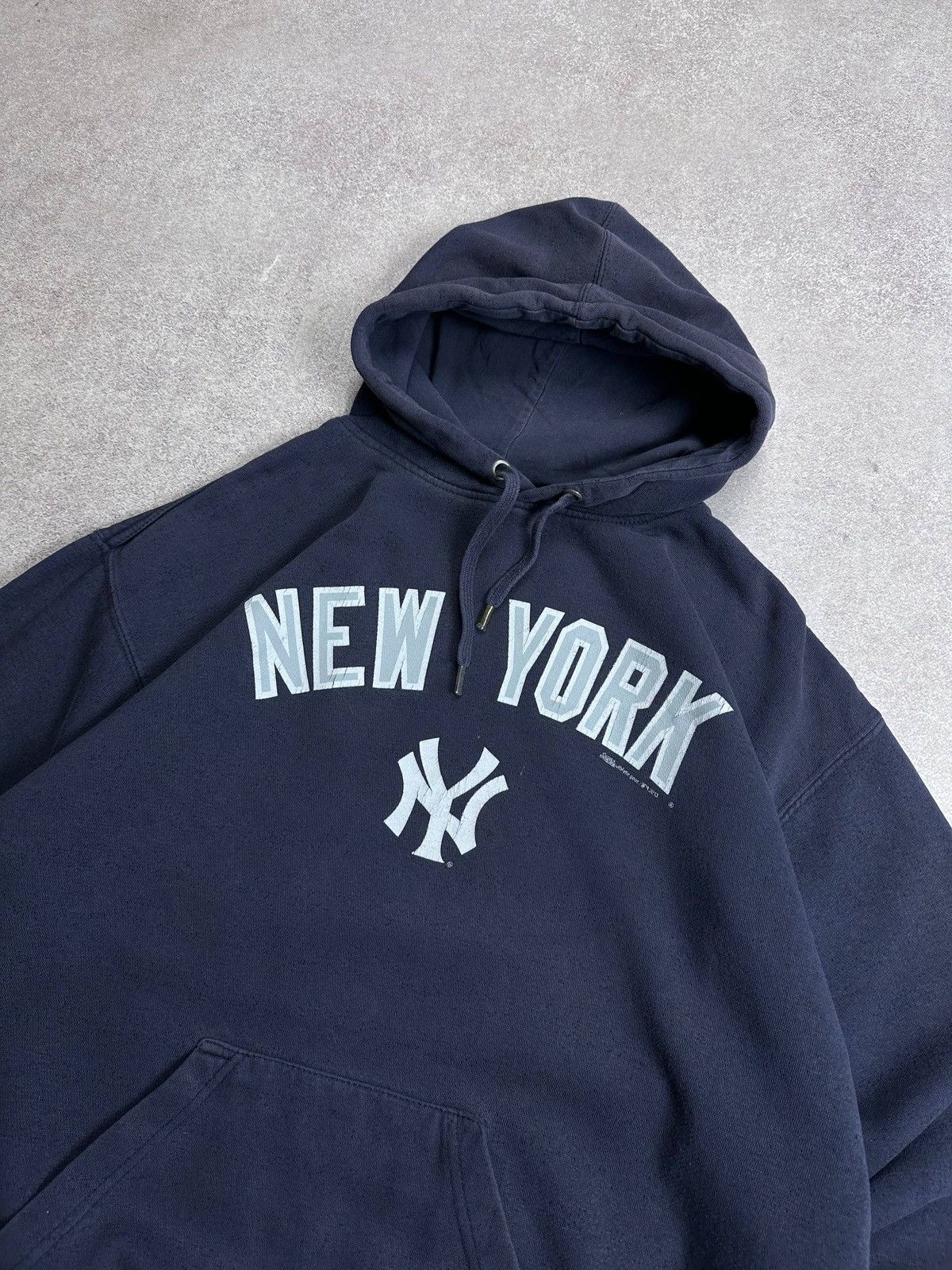 New York Yankees Vintage New York Yankees Majestic Style Boxy Hoodie L Rare Size US L / EU 52-54 / 3 - 3 Thumbnail