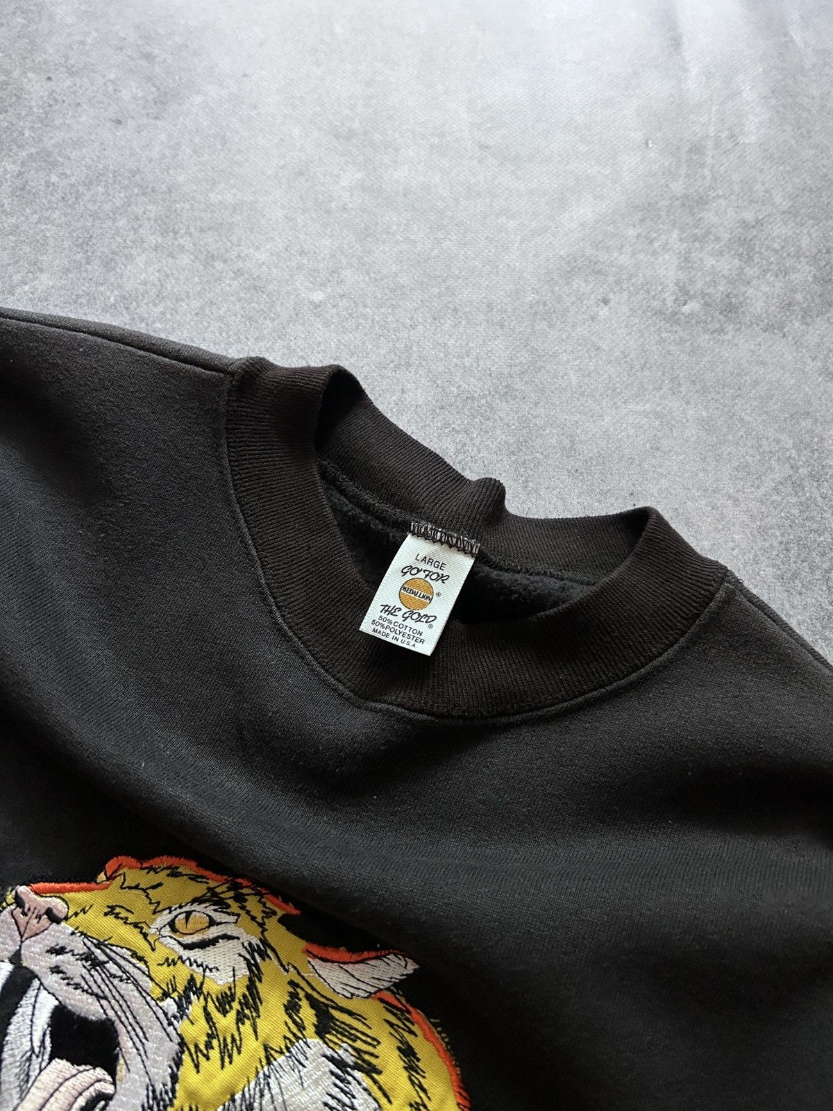 Designer × Vintage Vintage Medallion tiger sweatshirt black mens rare Size US L / EU 52-54 / 3 - 3 Thumbnail