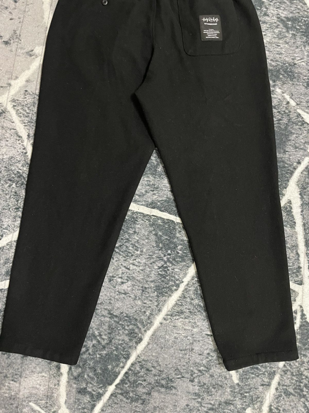 Designer × Japanese Brand × Undercover GU X Undercover Sweatpants Size US 33 - 8 Thumbnail