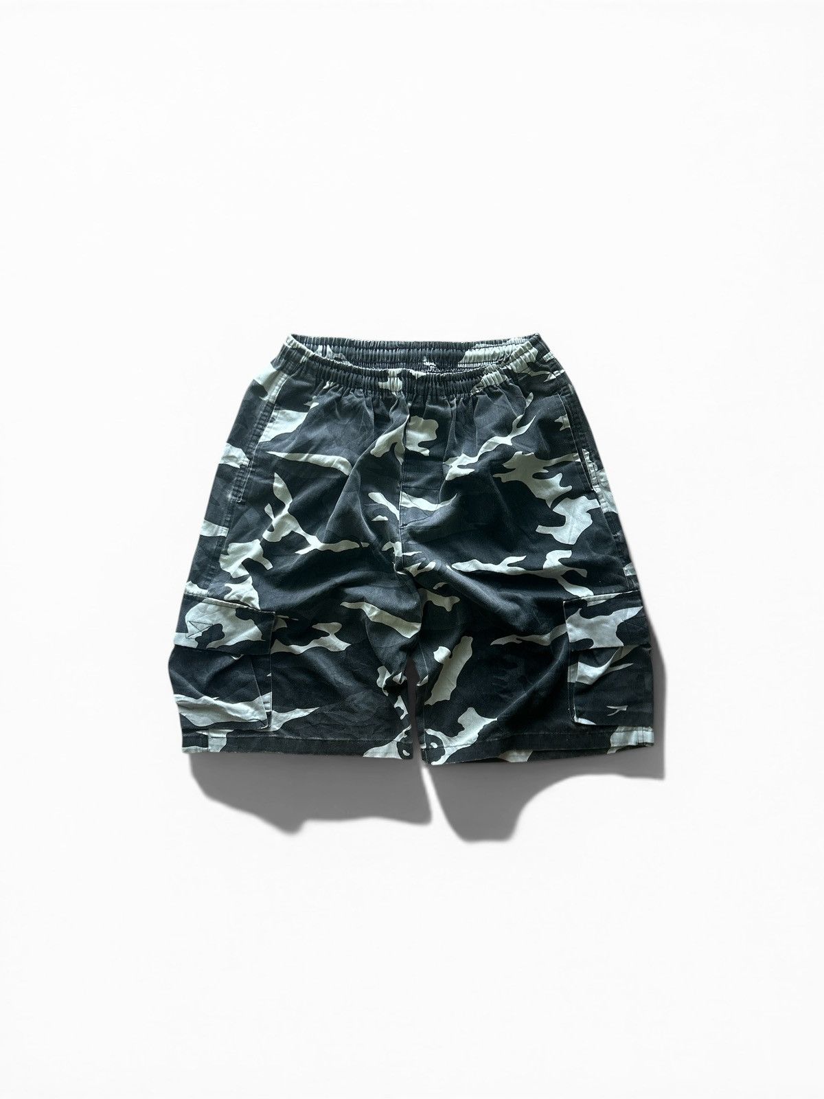 Stussy Vintage 90s Stussy Camouflage Baggy Cargo Shorts Size US 32 / EU 48 - 1 Thumbnail