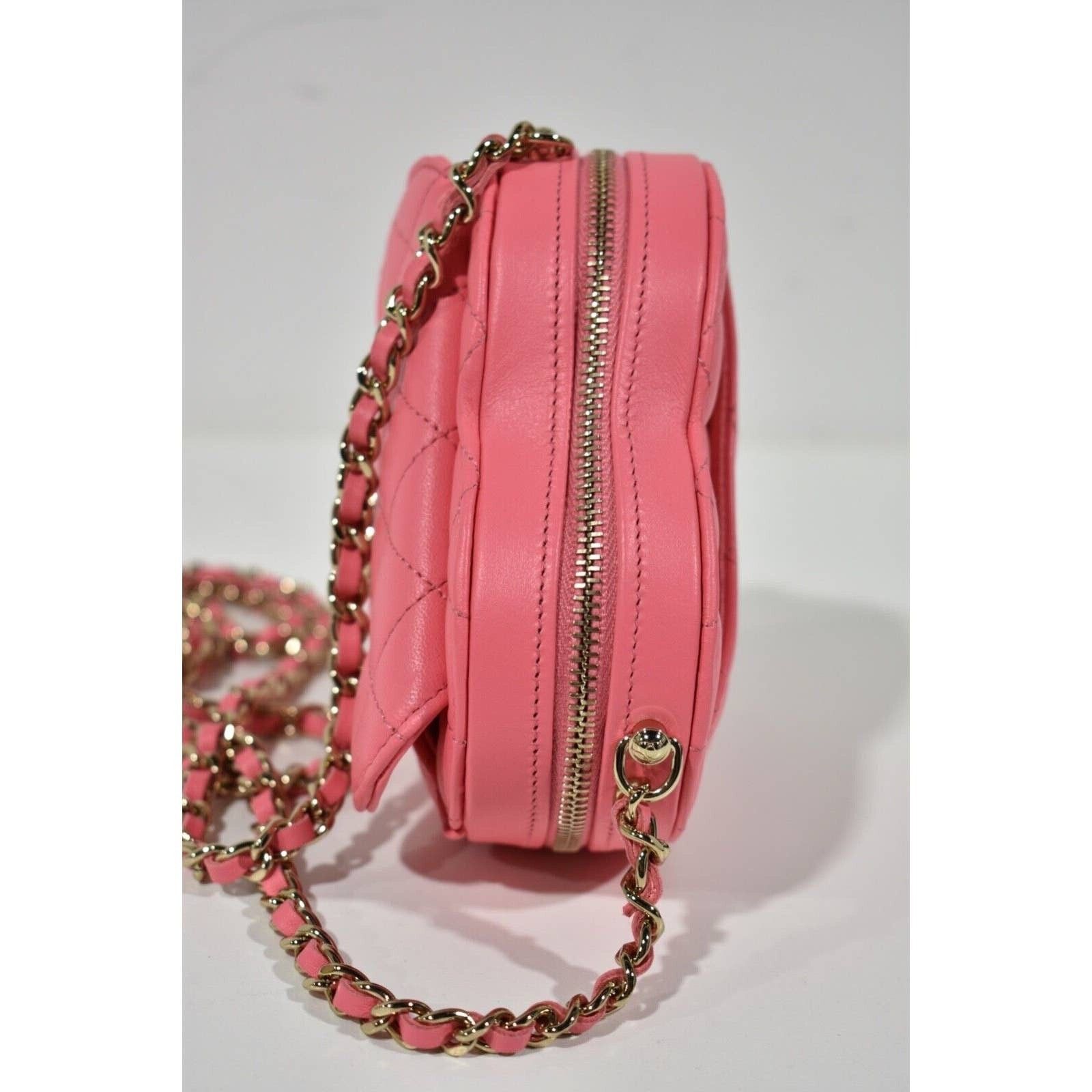 Chanel Chanel Small Runway Heart Flap Chain Shoulder Crossbody Bag Size ONE SIZE - 14 Thumbnail
