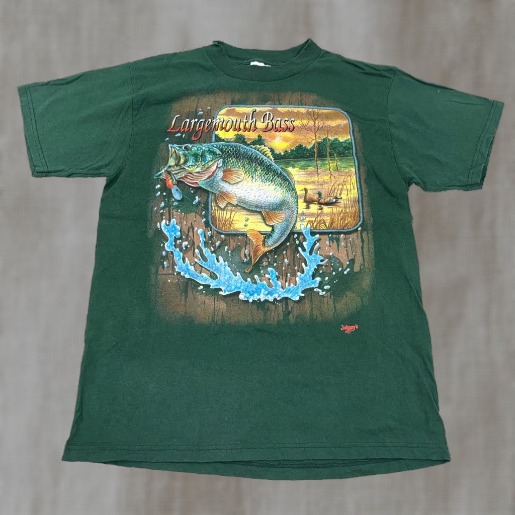 Tultex VINTAGE Tultex Fishing Shirt Large Green Graphic Tee Largemouth Bass 90s Retro Mens Size US L / EU 52-54 / 3 - 1 Thumbnail