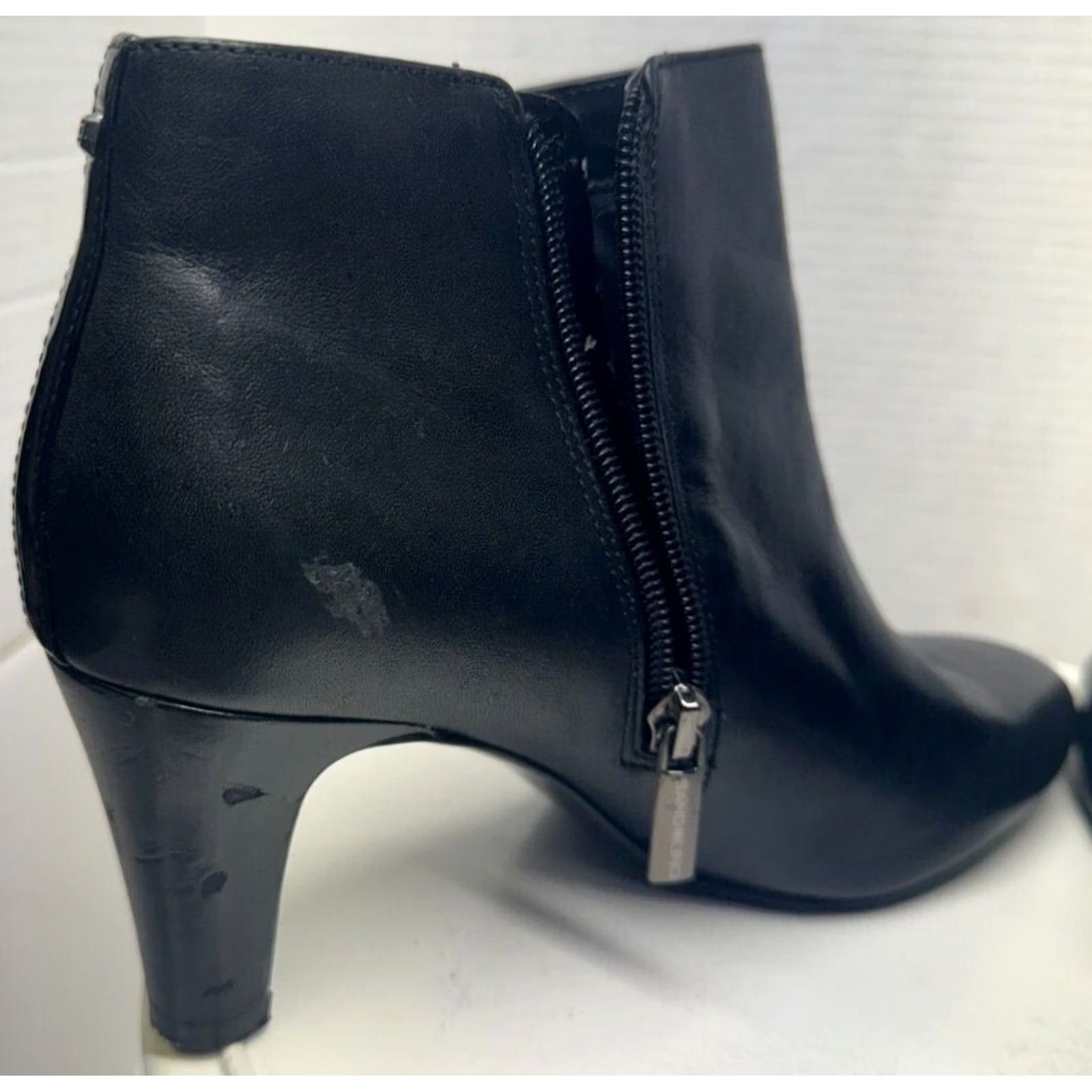 Vintage Bandolino Wincer Womens 7M 38 black leather ankle boots Booties Zip Sides heels Size US 7 / IT 37 - 7 Thumbnail