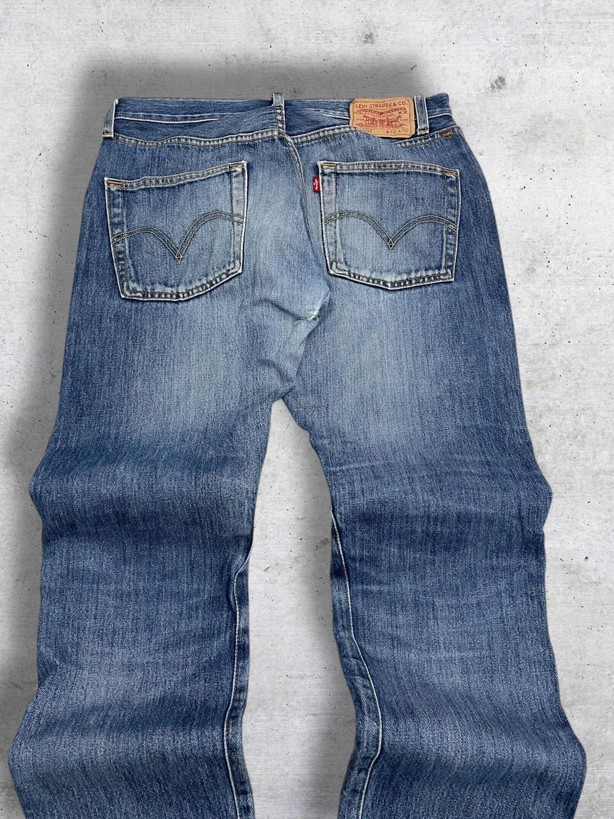 Levi's Vintage Clothing VINTAGE 501 LEVIS USA DESIGNER 90S DISTRESSED INDIGO DENIM Size US 31 - 11 Thumbnail