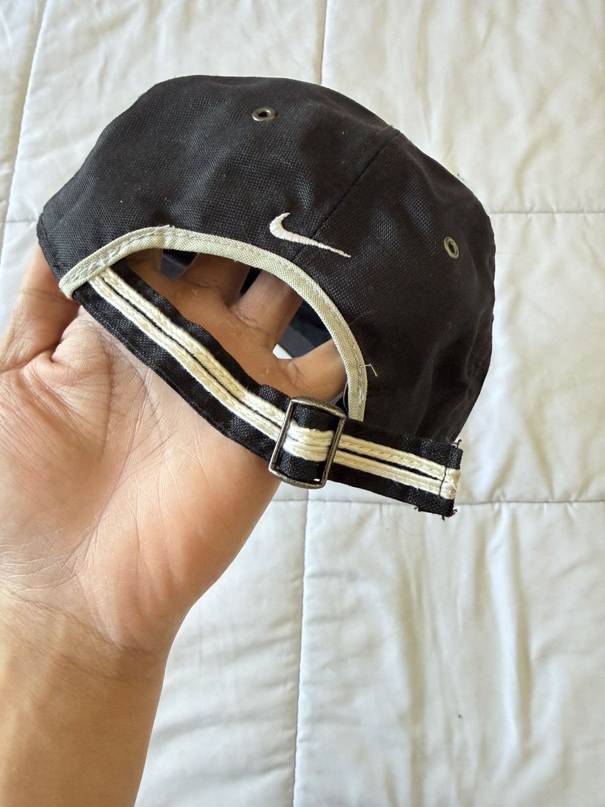 Nike 90s Nike Black and White Soccer Strap Back Size ONE SIZE - 2 Thumbnail