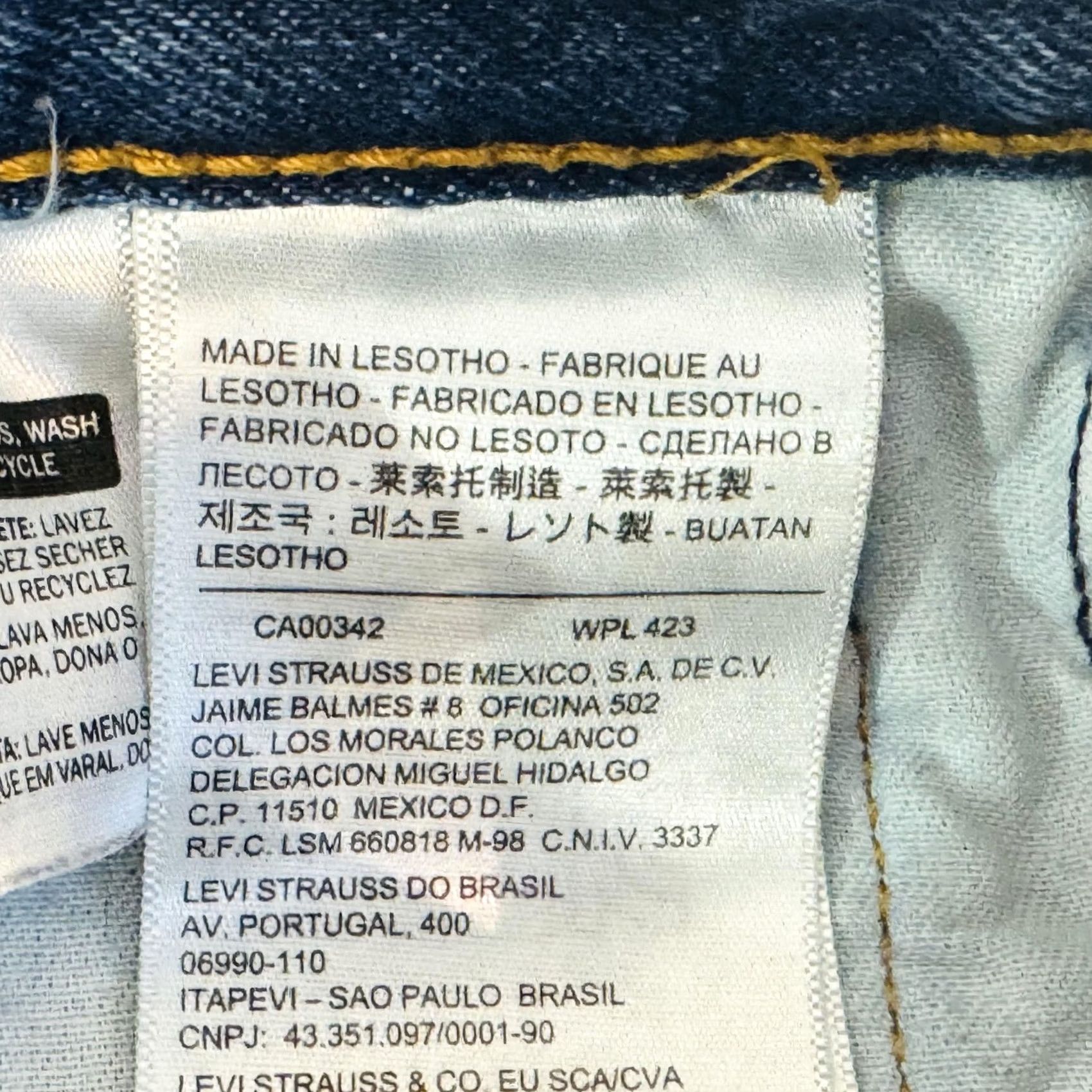 Levi's VINTAGE Levi's 505 Jeans Mens 29x32 Blue Light Wash Straight Denim Mid Rise Size US 29 - 4 Thumbnail