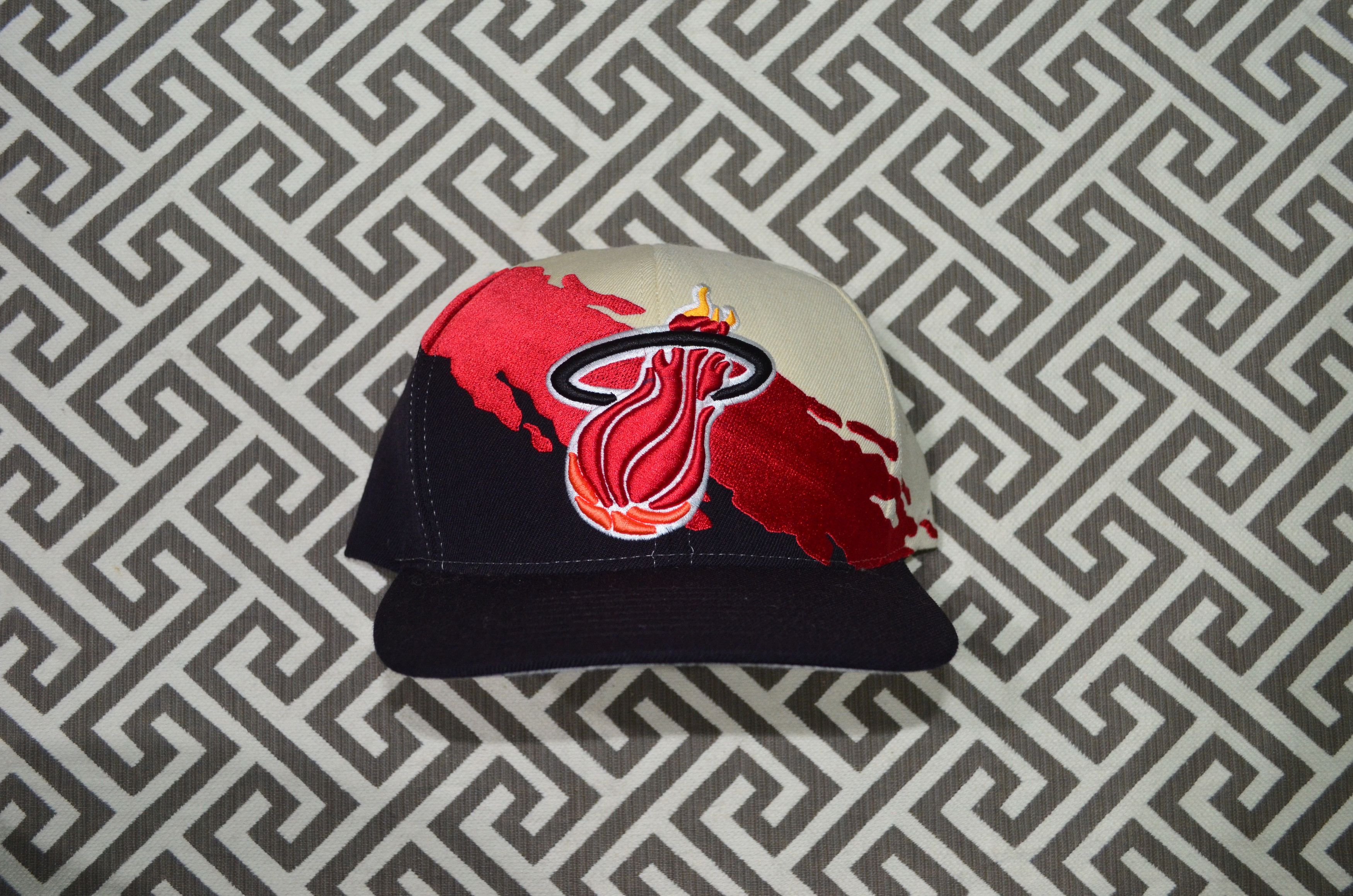 Mitchell & Ness Mitchell & Ness Miami Heat Paintbrush Cap Men's Snapback Size ONE SIZE - 1 Thumbnail