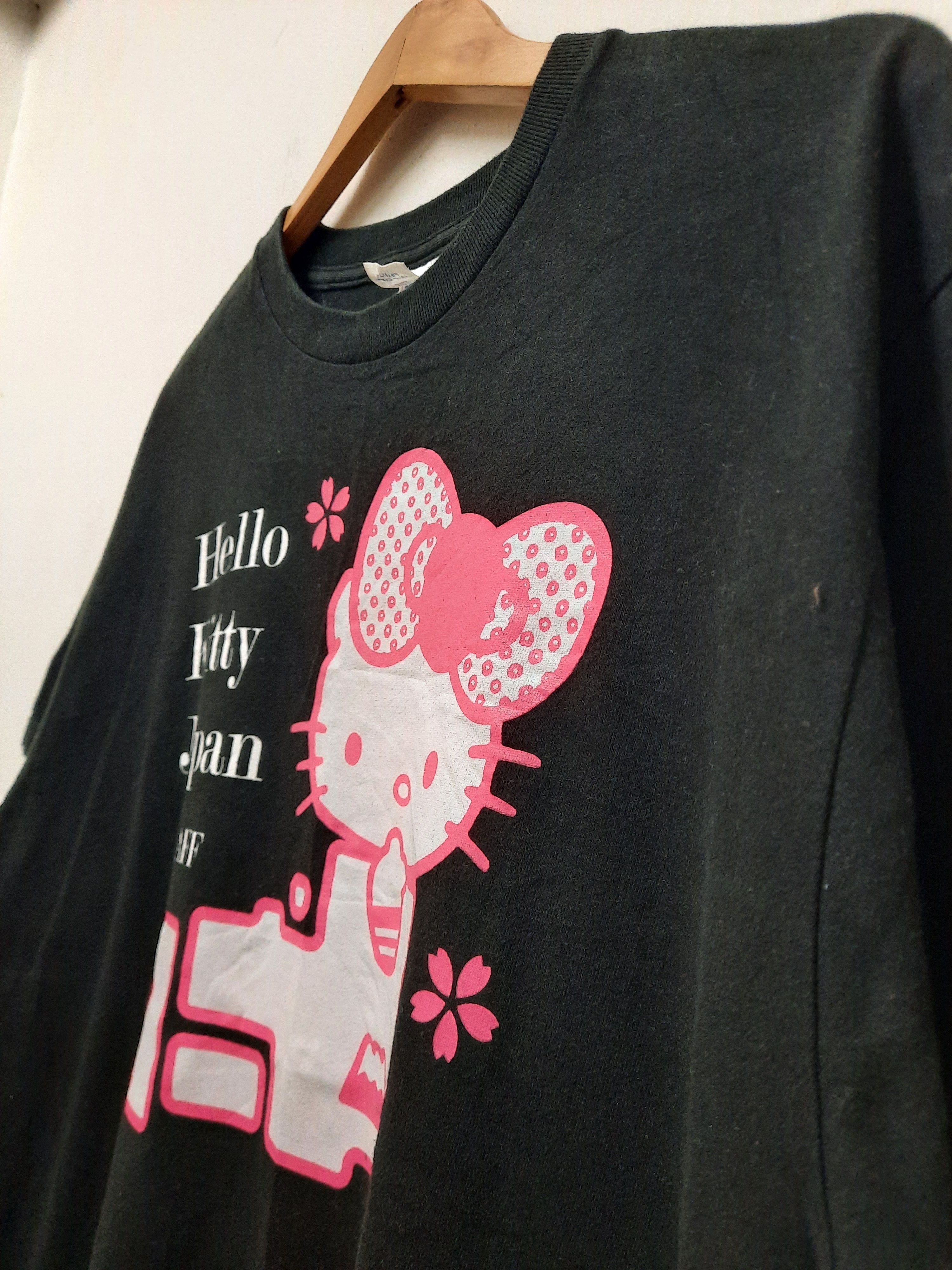 Japanese Brand HELLO KITTY JAPAN STAFF T-SHIRT Size US L / EU 52-54 / 3 - 2 Thumbnail