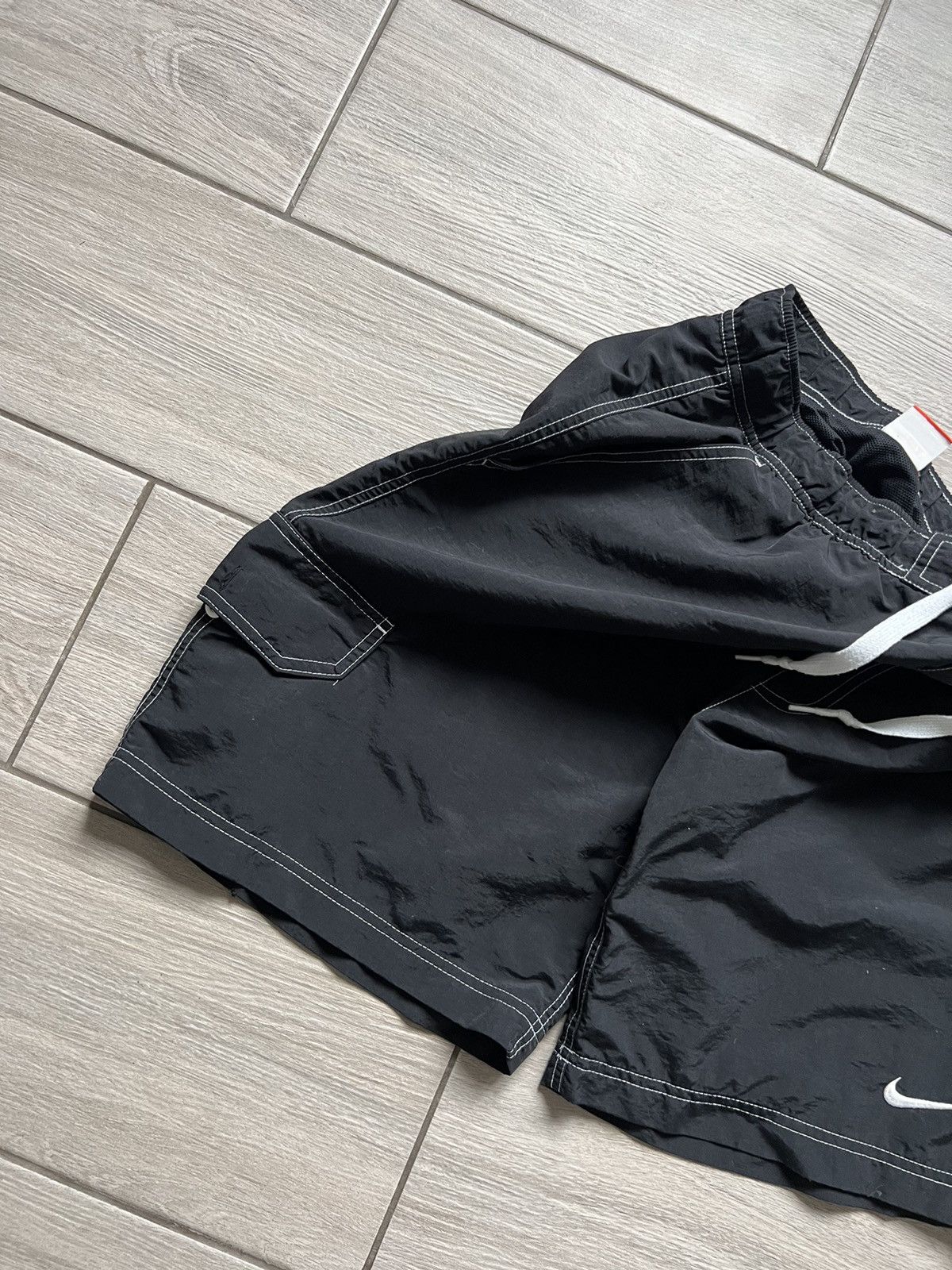 Nike Nike Vintage Shorts Mini Logo Size US 34 / EU 50 - 9 Thumbnail