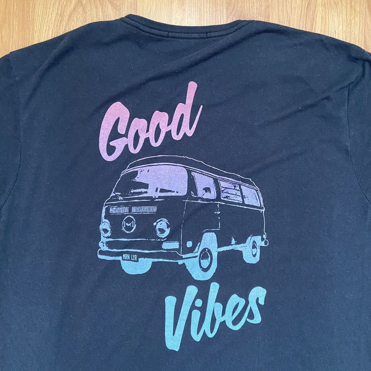 Marine Layer Marine Layer Men’s Good Vibes Logo T-Shirt Size Large Size US L / EU 52-54 / 3 - 3 Thumbnail