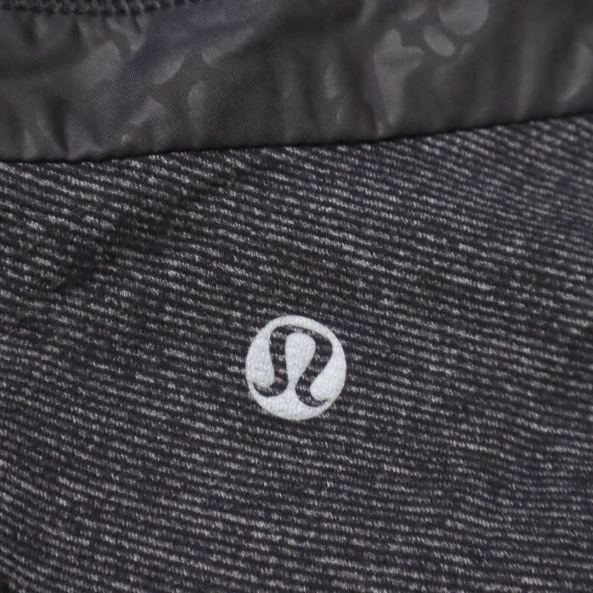Lululemon Lululemon Active Running Solid Mock Jacket Black Women's 4 Shirt Jacket Women Active Running Black 4 Size S / US 4 / IT 40 - 7 Thumbnail