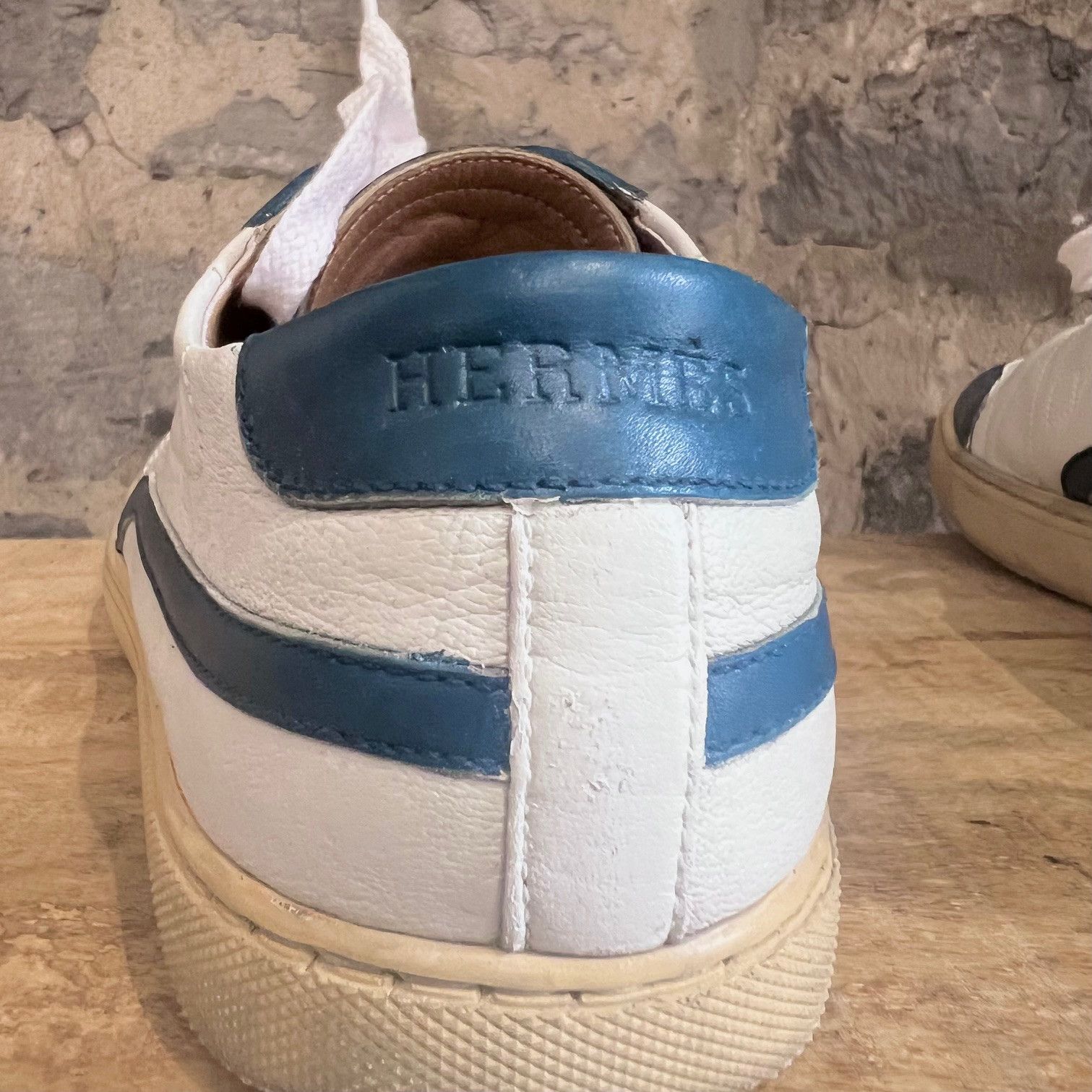 Hermes Hermès White Leather Blue Accent H Low-top Sneakers Size US 8 / EU 41 - 9 Thumbnail