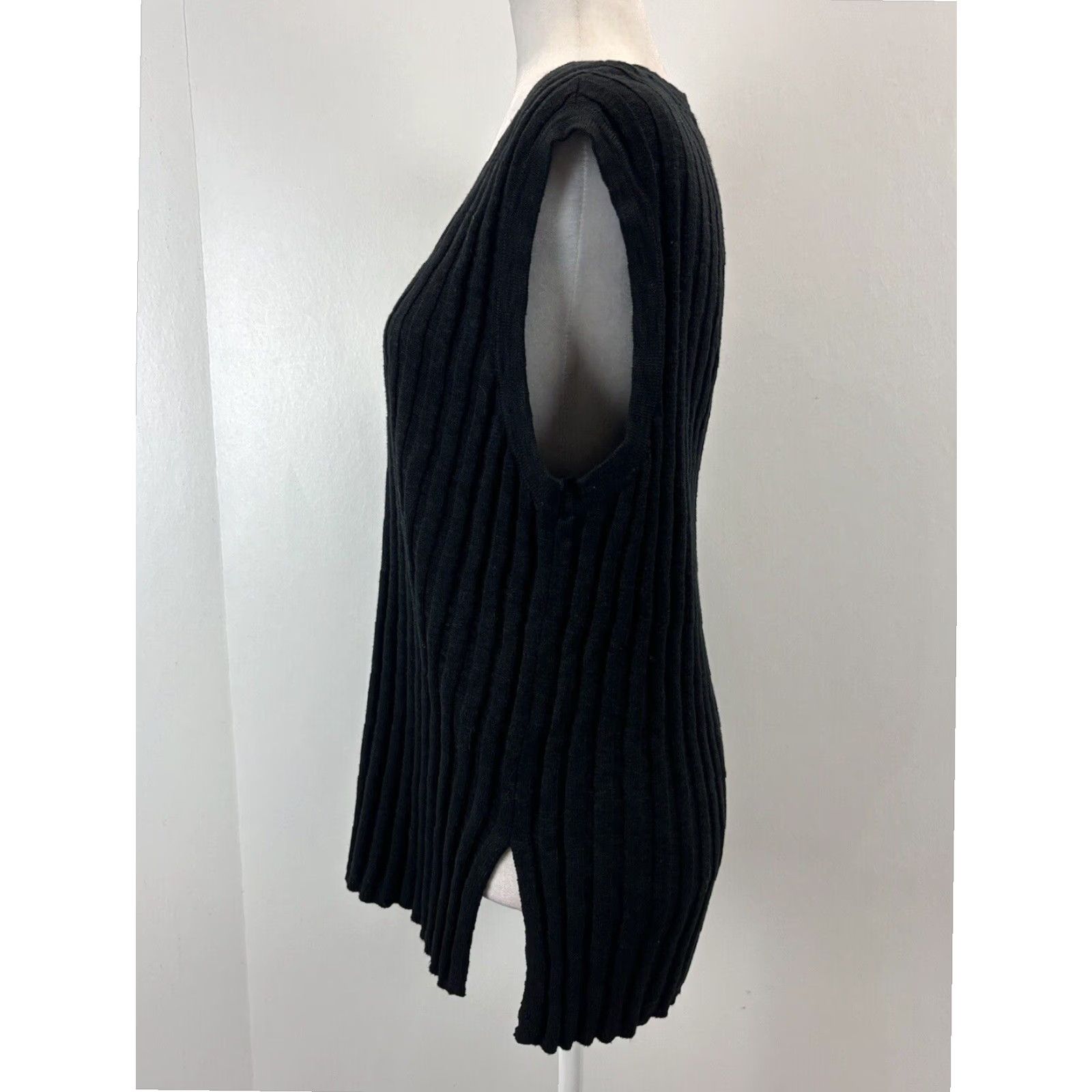 Free People Free People Beach V-Neck Vest Sweater Women's Medium Black Cotton Blend Size M / US 6-8 / IT 42-44 - 2 Thumbnail