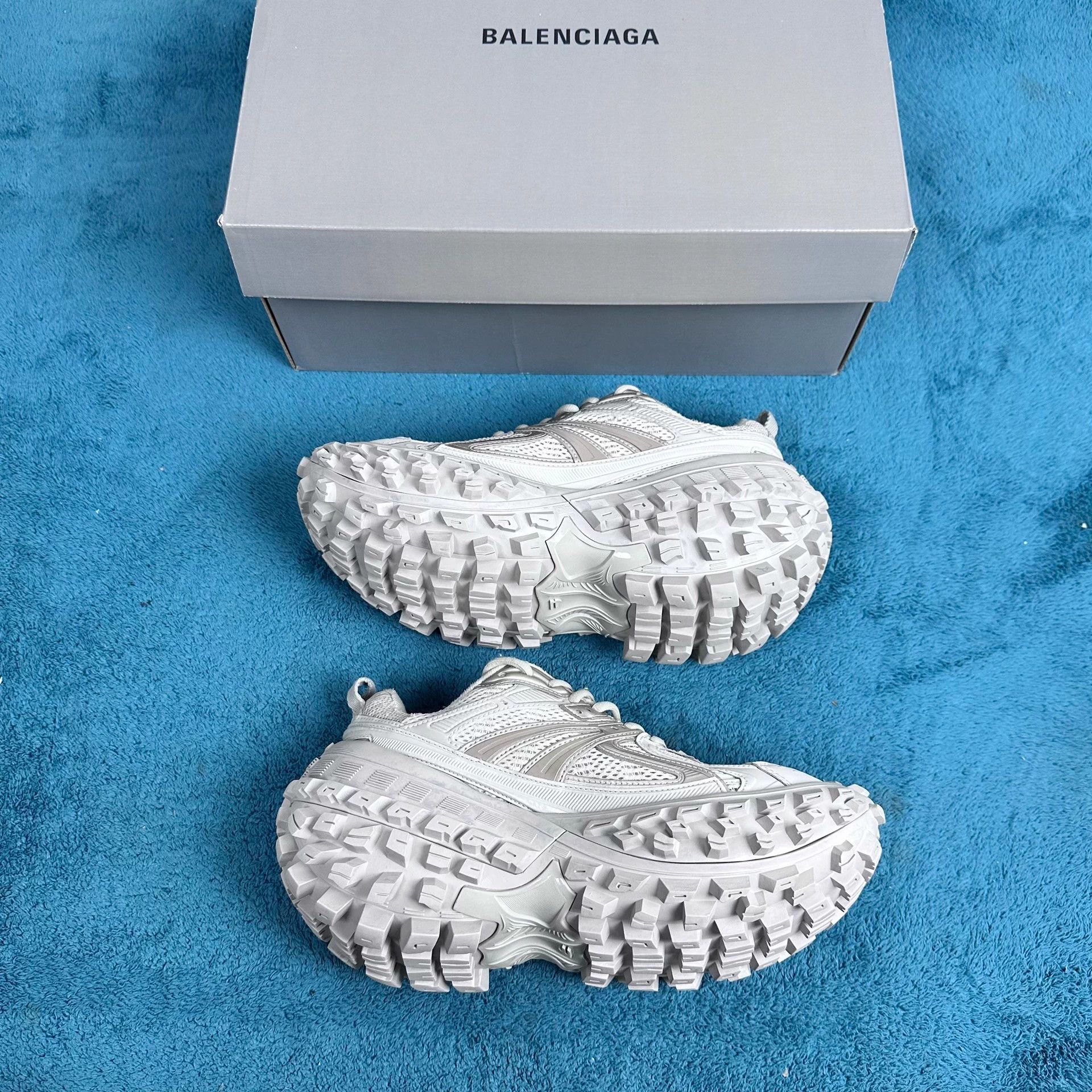 Balenciaga Balenciaga light brown tyre sneakers 39 EU Size US 8 / IT 38 - 3 Thumbnail