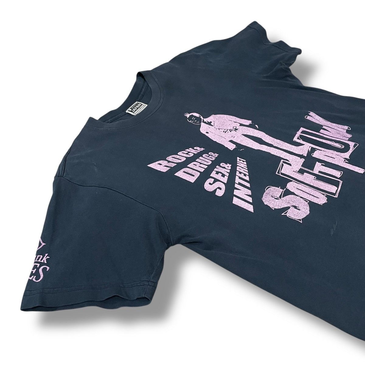 Japanese Brand × Seditionaries 🇯🇵 Y2K JAPANESE SOFT PUNK ROCK DRUGS SEX & INTERNET TSHIRT Size US M / EU 48-50 / 2 - 3 Thumbnail