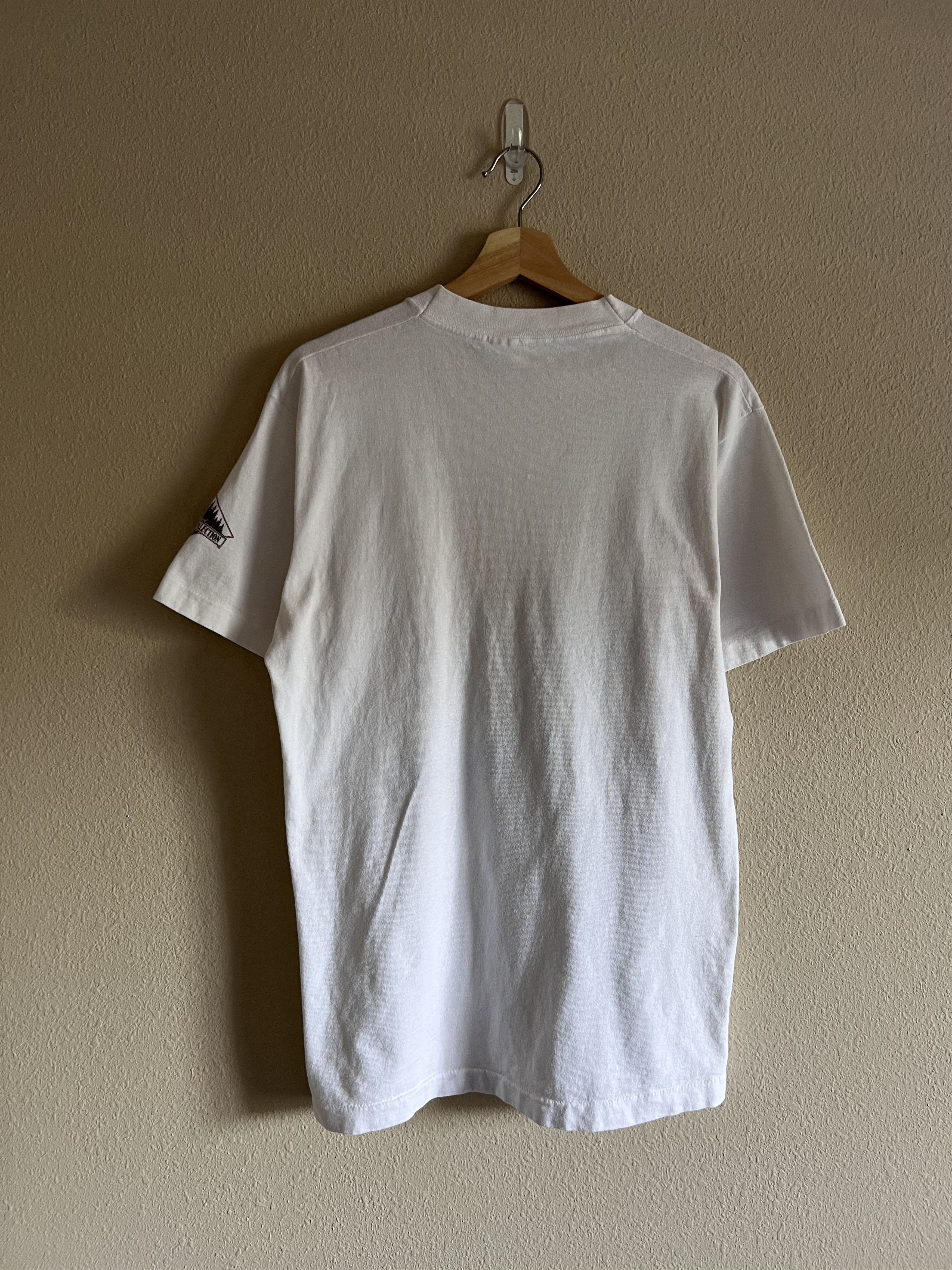 Fruit Of The Loom Vintage 80s Native American Buffalo Tee in White Size US L / EU 52-54 / 3 - 5 Thumbnail