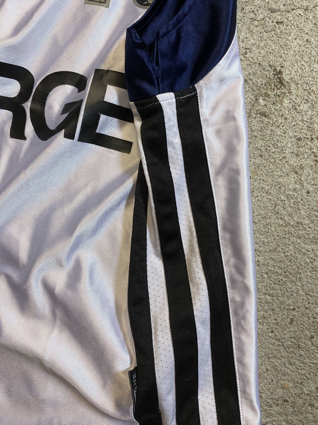 Adidas Adidas vintage tanktop sleeveless norge norway basketball Size US L / EU 52-54 / 3 - 8 Thumbnail