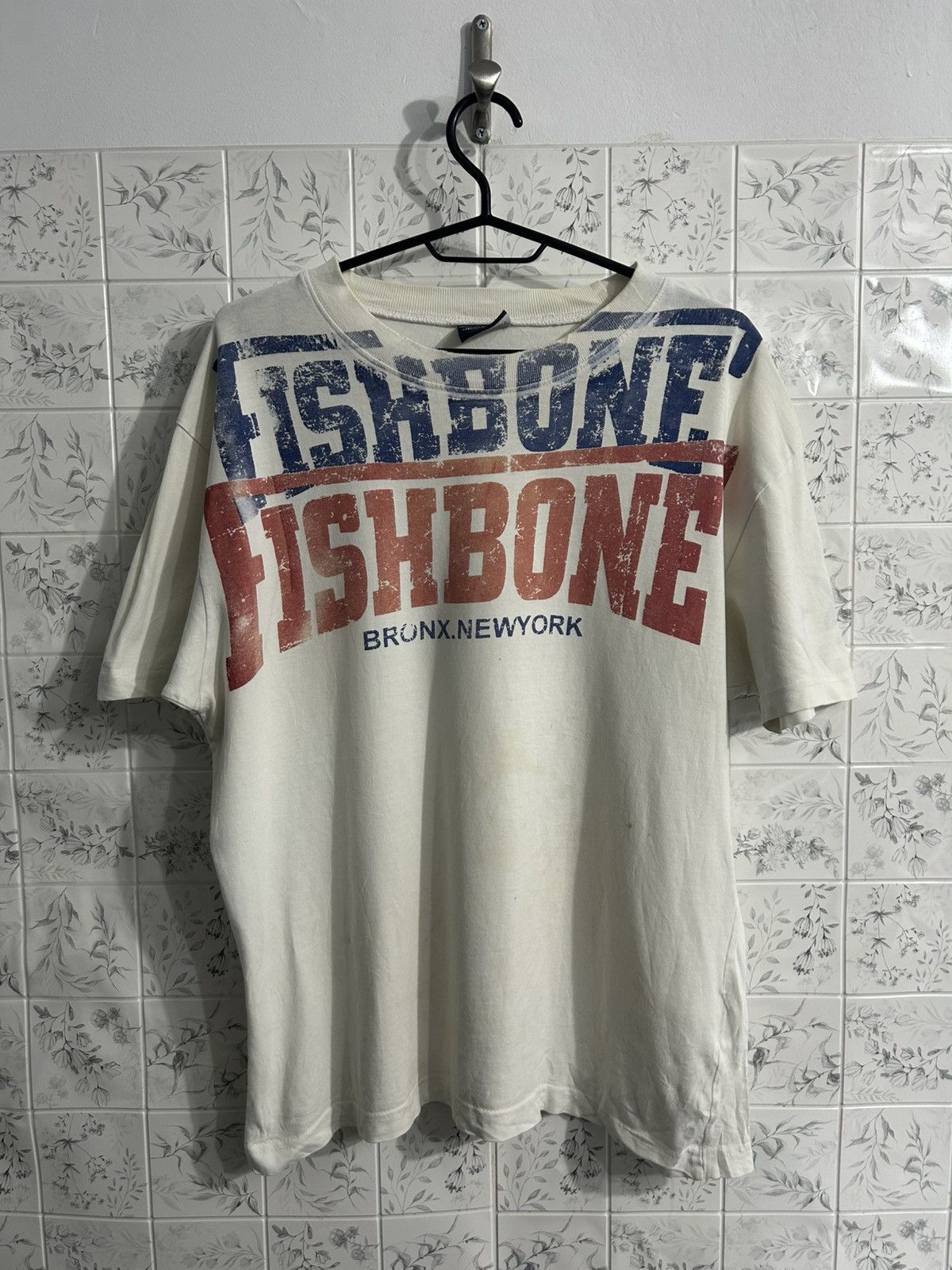 Japanese Brand × Vintage Vintage Fishbone T-Shirt | Y2K / 90s vibes Size US M / EU 48-50 / 2 - 1 Thumbnail