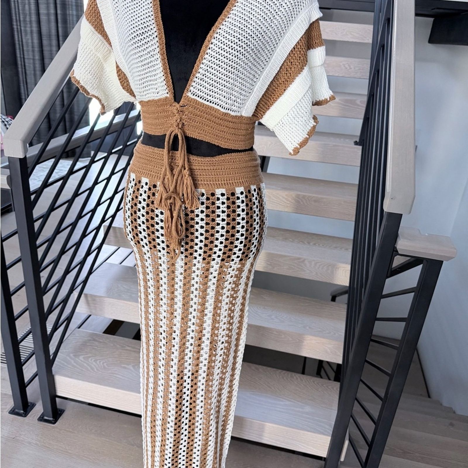 Other New Chic Crochet Maxi Skirt in Tan and White one size Size 27" / US 4 / IT 40 - 13 Thumbnail