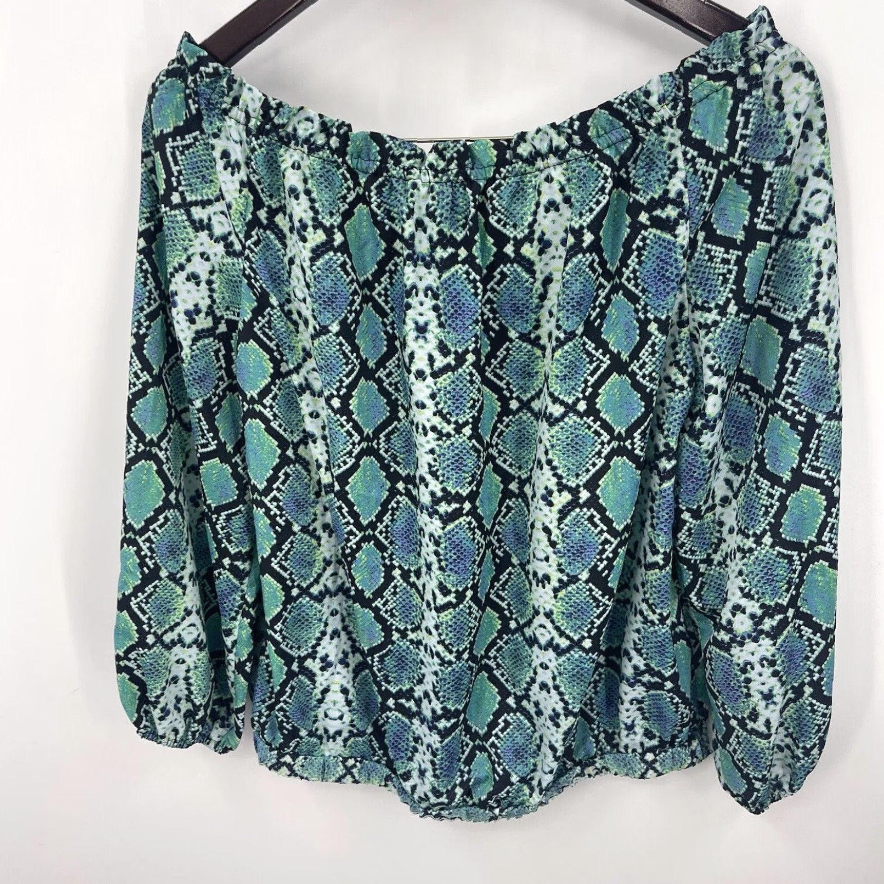 Bcbgmaxazria BCBG MAXAZRIA Orpha Blouse Womens XS Reptile Print Off The Shoulder Luxury Size XS / US 0-2 / IT 36-38 - 3 Thumbnail