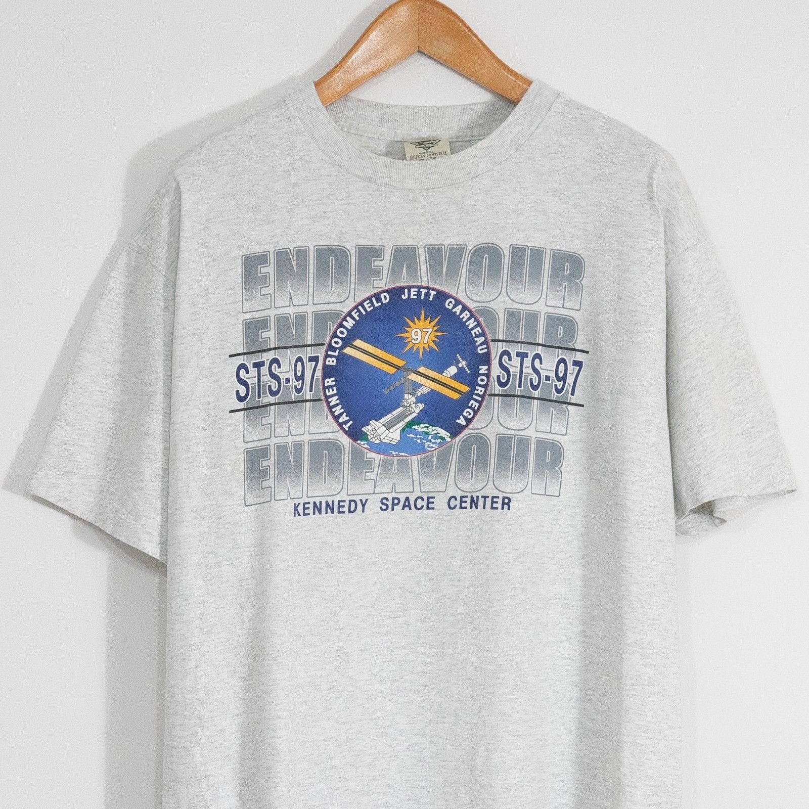 Vintage Vintage 90s STS 97 Kennedy Space Center T Shirt Mens XL Size US XL / EU 56 / 4 - 2 Thumbnail