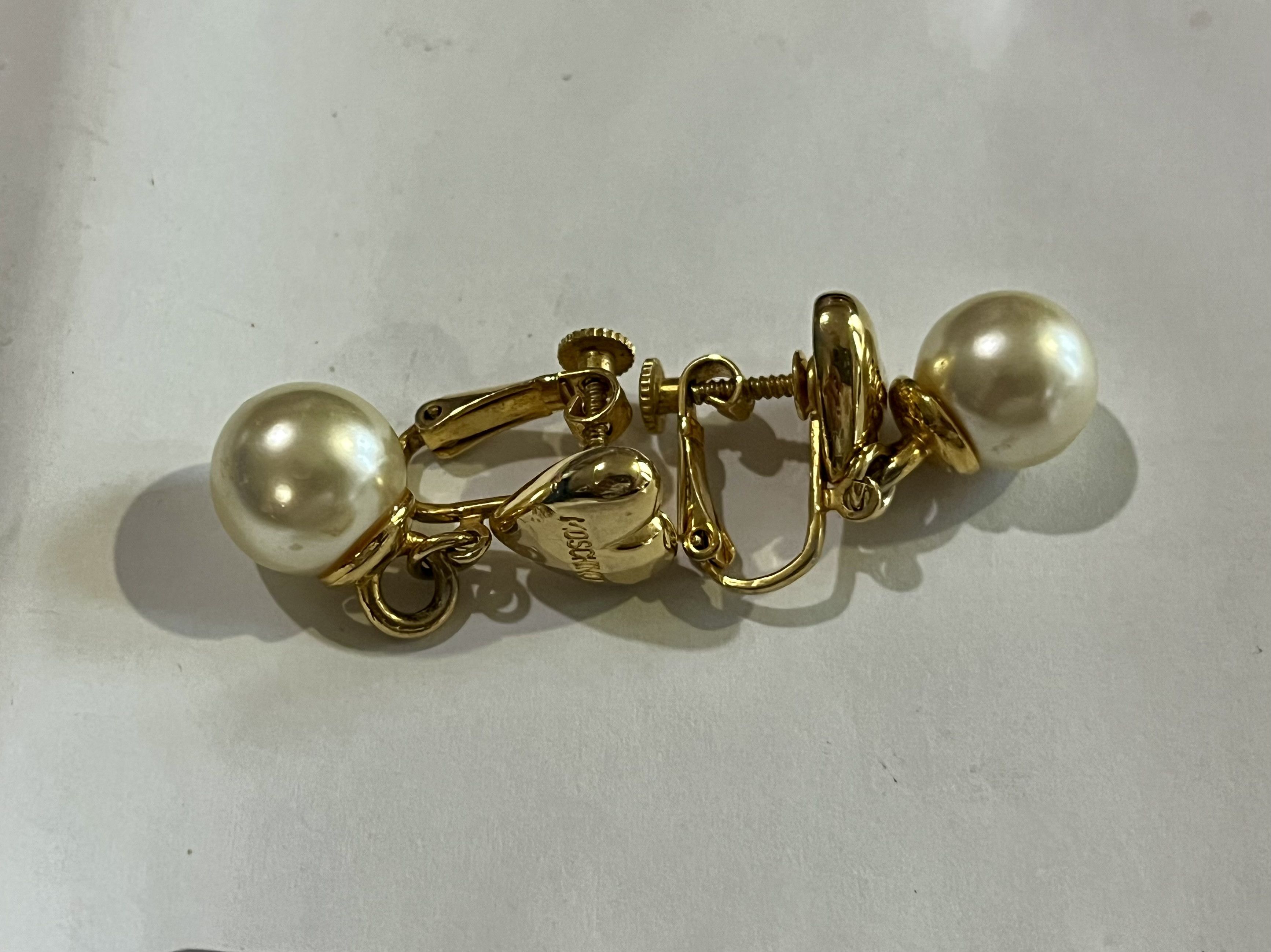 Moschino Vintage 90s Gold Plated Love Heart Moschino Pearl Earrings Size ONE SIZE - 5 Thumbnail