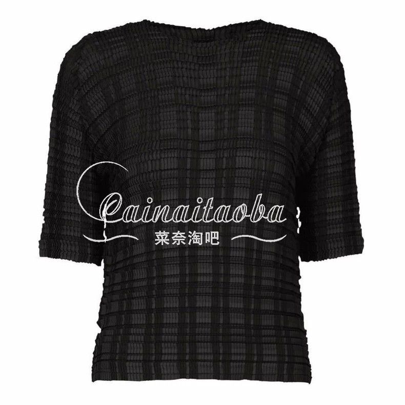 Issey Miyake Issey Miyake size:2 Black pleated short-sleeved shirt Size S / US 4 / IT 40 - 1 Thumbnail