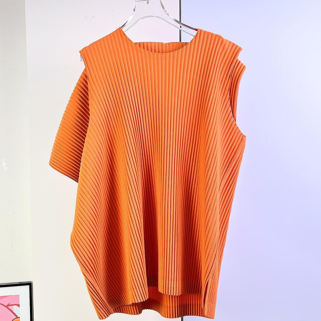 Issey Miyake Homme Plissé Issey Miyake Asymmetric Pleated Top Size M Size US M / EU 48-50 / 2 - 1 Thumbnail