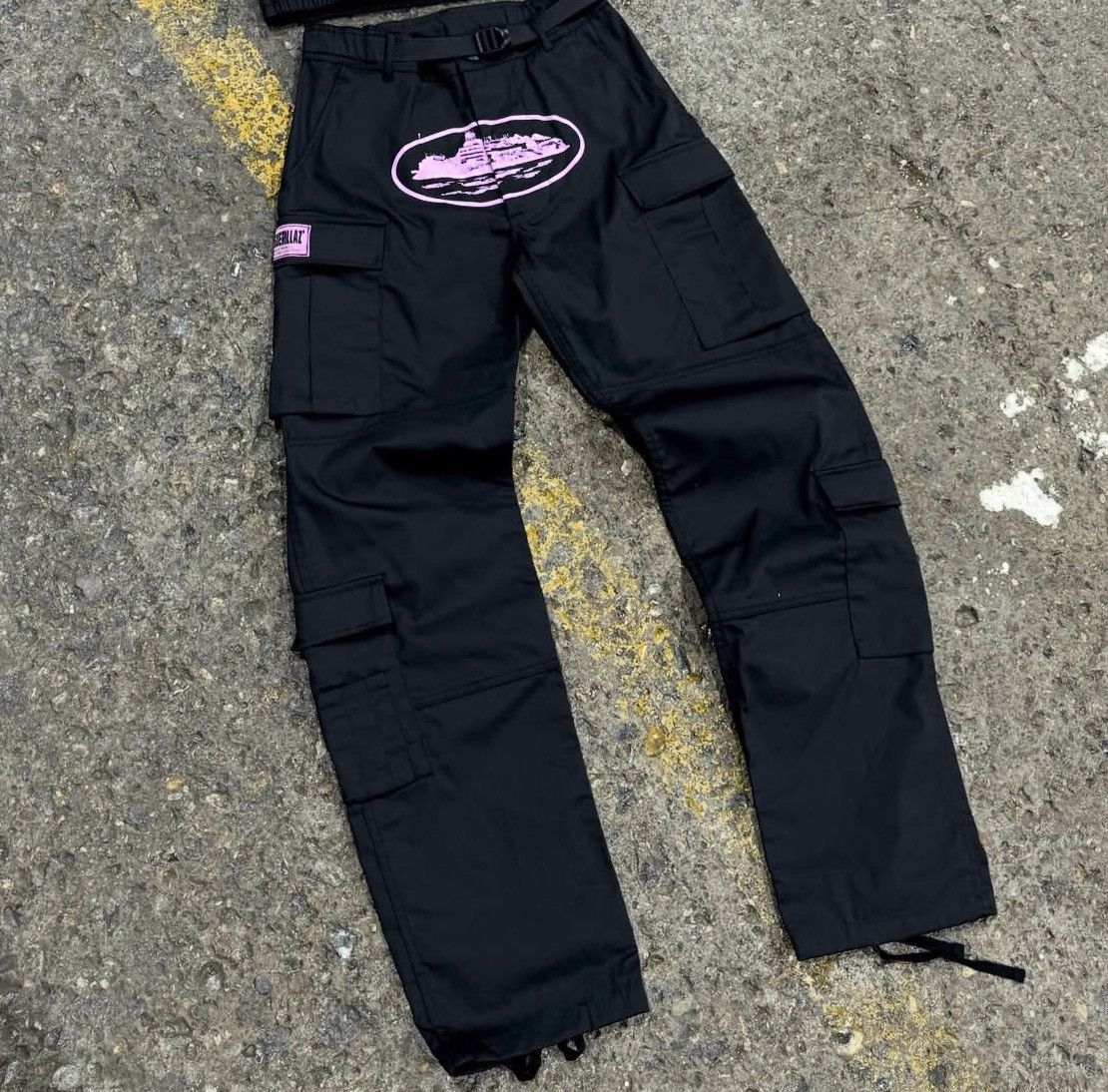 Corteiz Corteiz Guerillaz Cargo pant (black/pink) Size US 30 / EU 46 - 7 Thumbnail