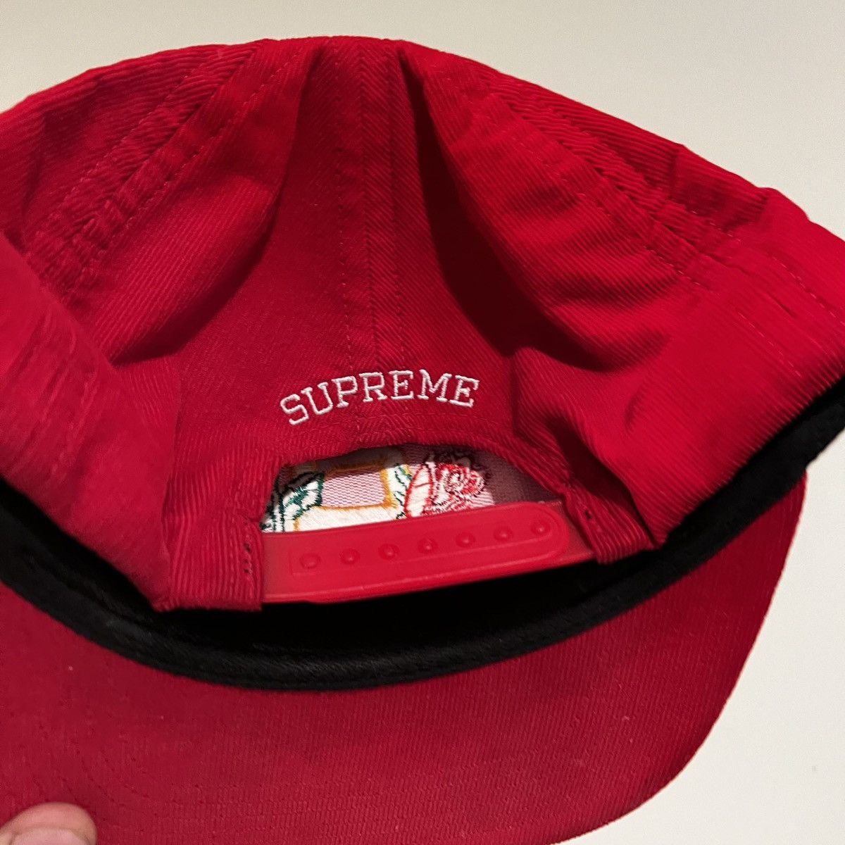 Supreme Supreme Rose S Logo snapback red Size ONE SIZE - 11 Thumbnail