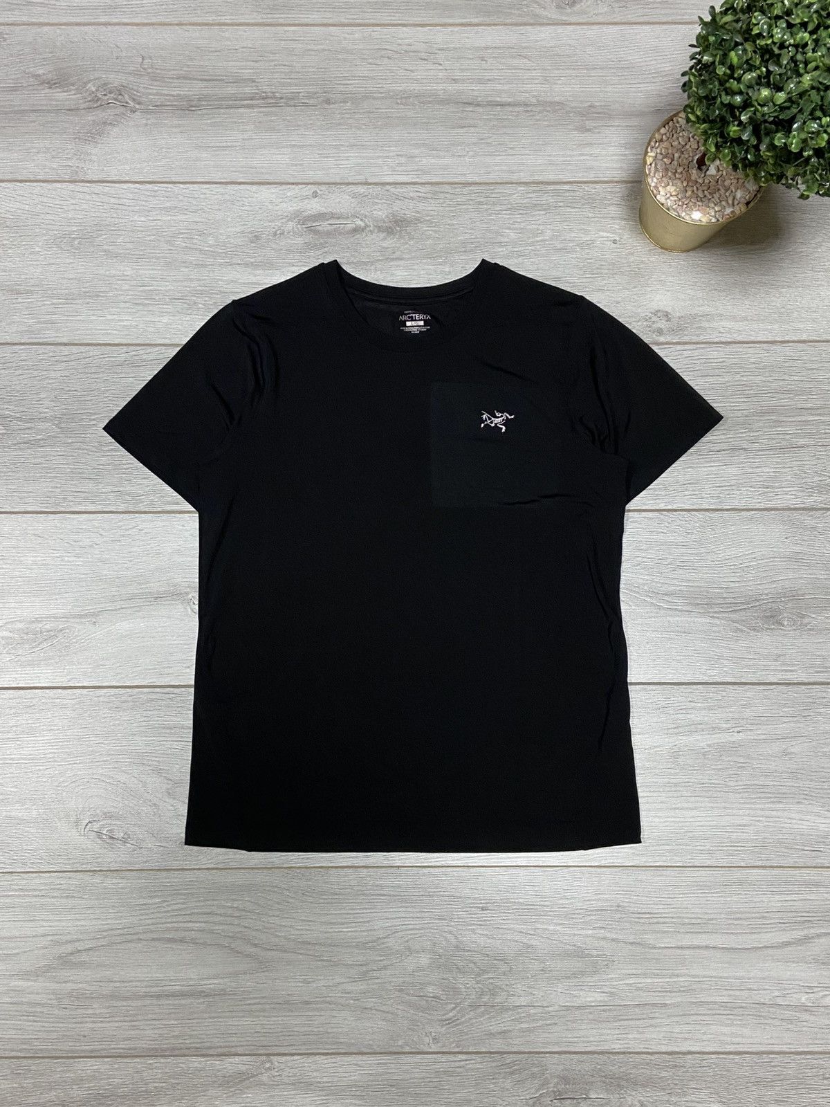 Arc'teryx Arcteryx bird big logo nylon track t-shirt sport reflective Size US L / EU 52-54 / 3 - 1 Thumbnail