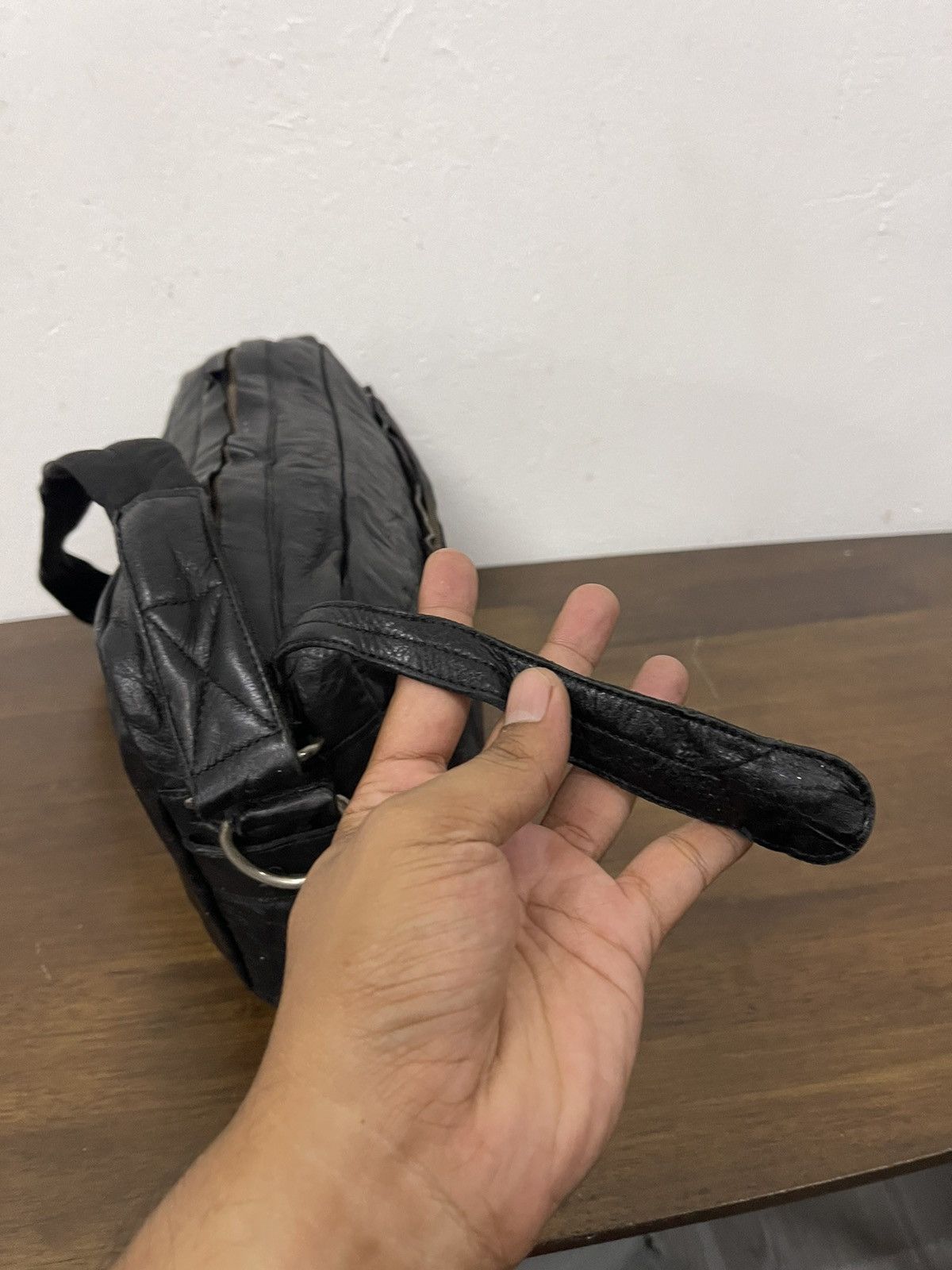 Bark × Genuine Leather × Japanese Brand Unisex🔥🔥🔥BARK TANNAGE japan leather bondage crossbody bag Size ONE SIZE - 12 Thumbnail
