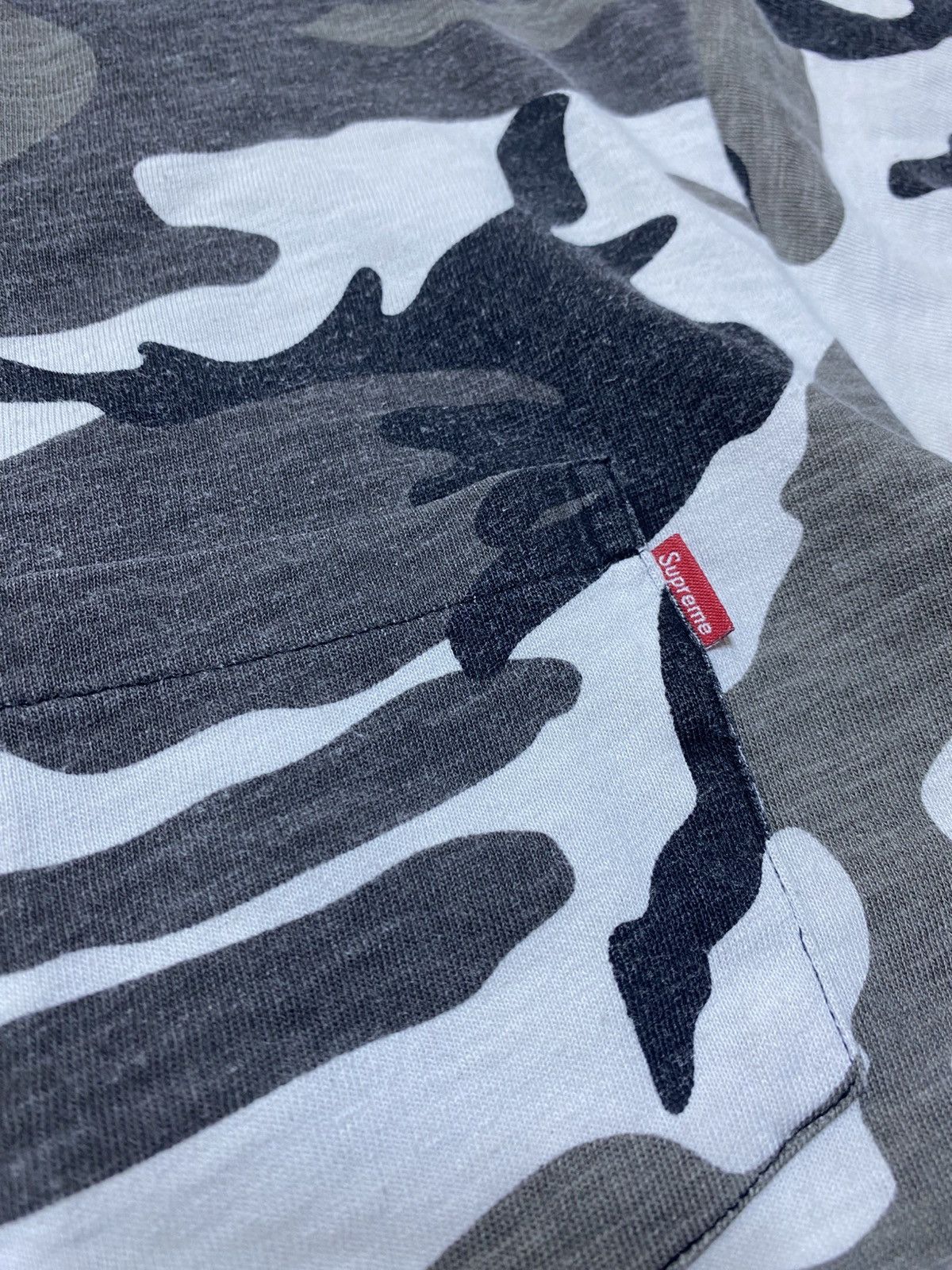 Supreme Supreme SS18 Snow Camo Pocket Tee Size US M / EU 48-50 / 2 - 4 Thumbnail