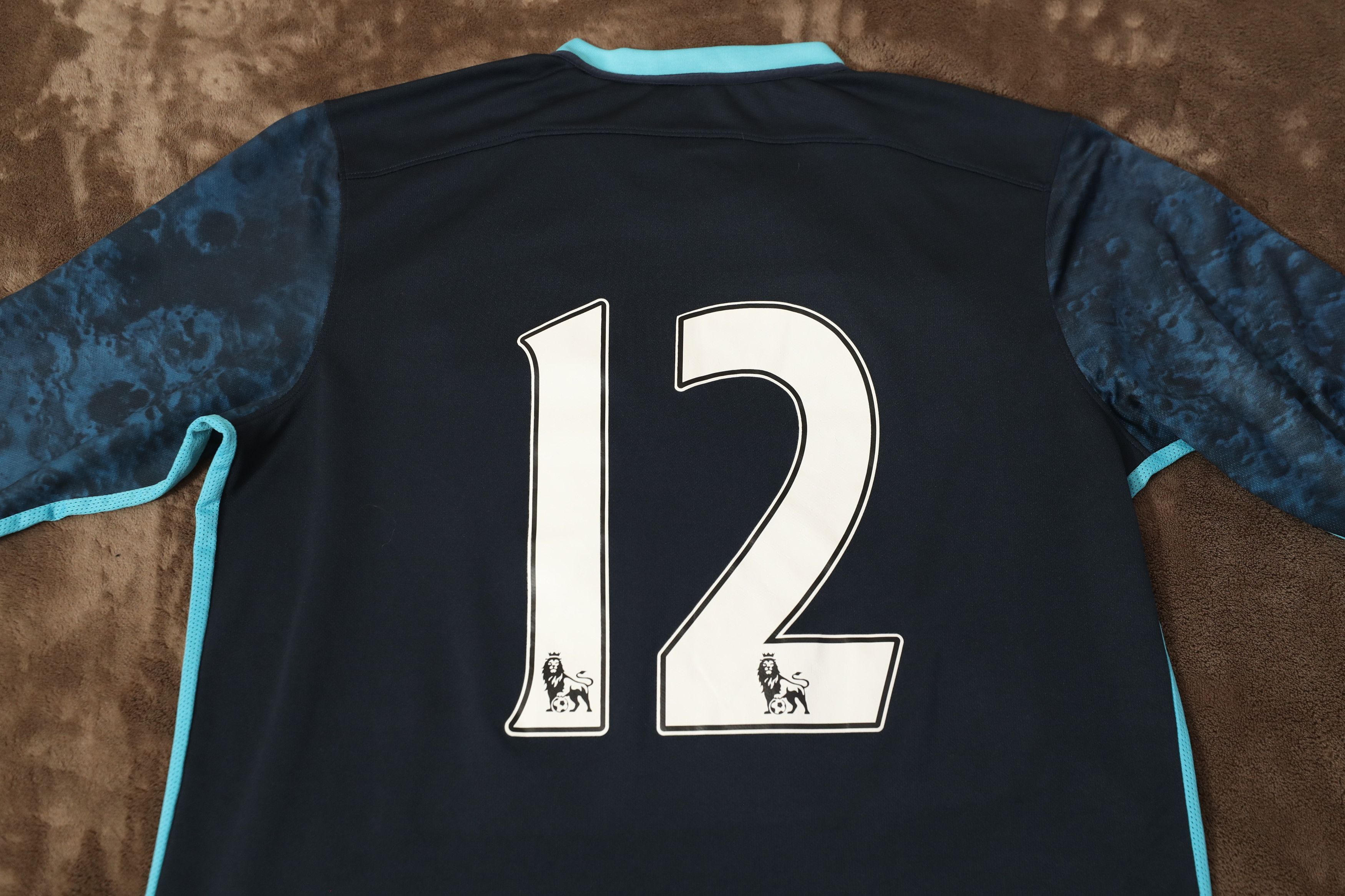 Nike Manchester City 2015-2016 Long Sleeve (L) Size US L / EU 52-54 / 3 - 12 Thumbnail