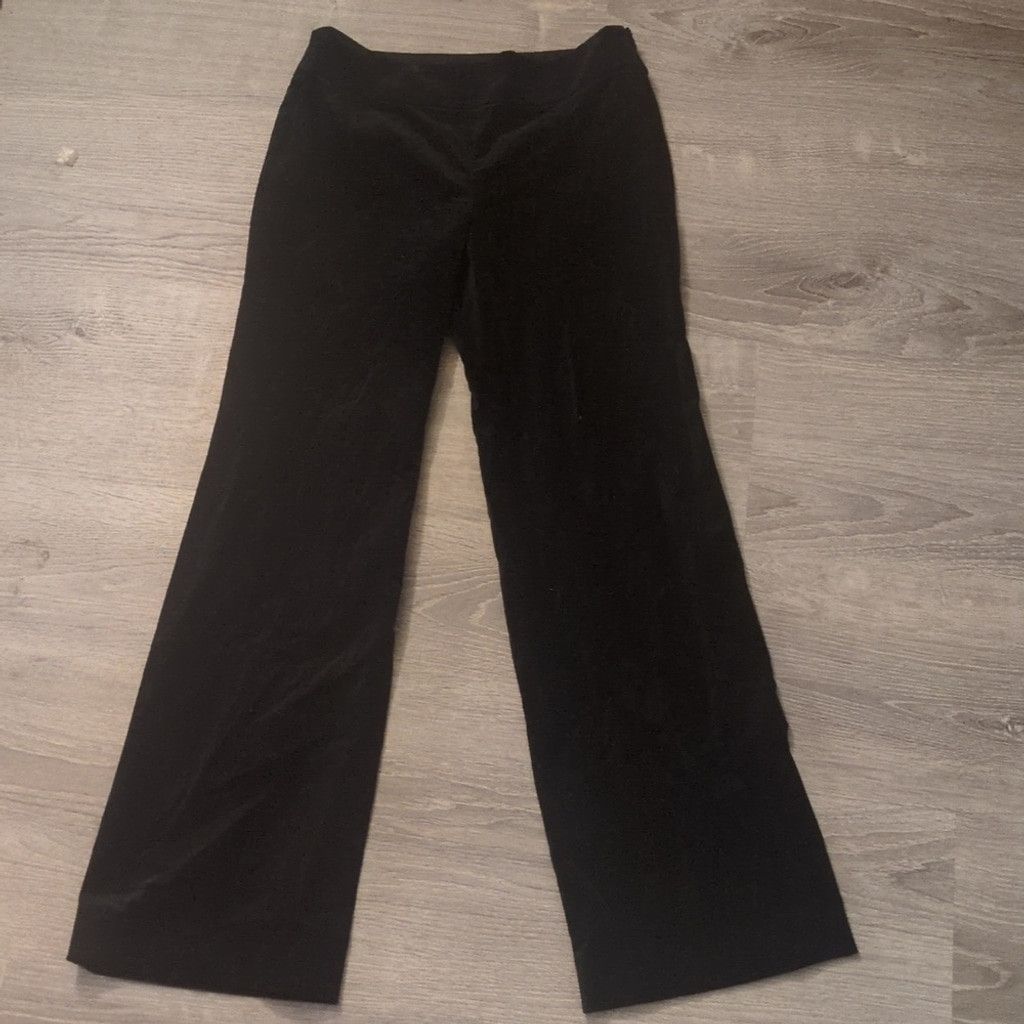 Ann Taylor Ann Taylor Petites Black Velvet Pants With Side Zip Size 0P Size 25" / US 0 / IT 36 - 1 Thumbnail