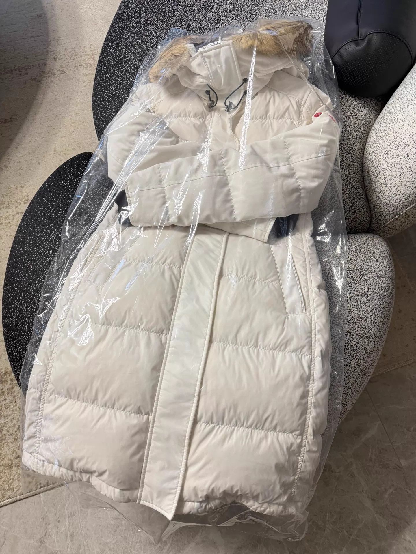 Canada Goose Canada Goose long white down coat S excellent Size S / US 4 / IT 40 - 3 Thumbnail