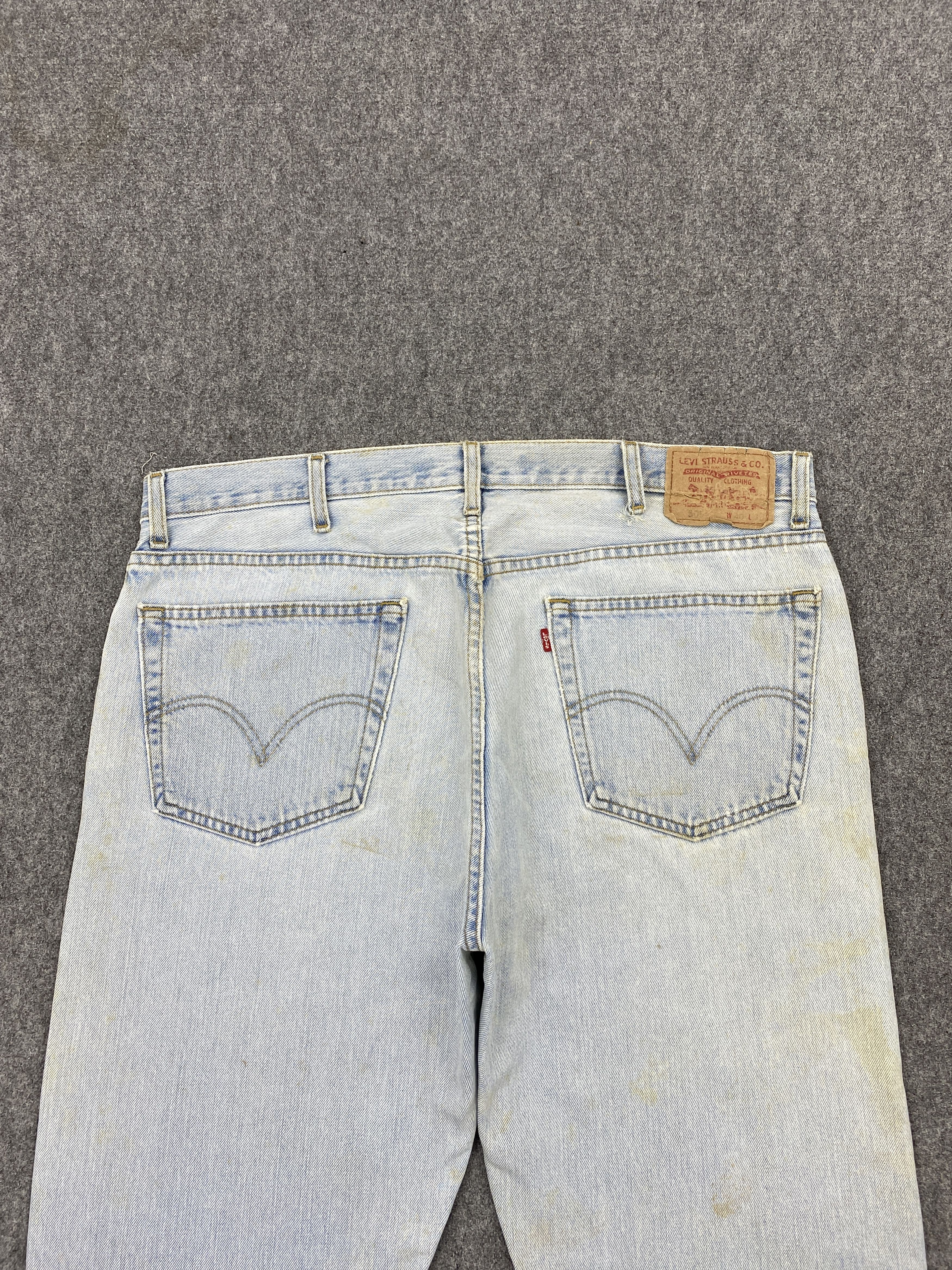 Levi's × Vintage Light Washed Vintage Levis 505 Straight Fit Denim Jeans Size US 40 / EU 56 - 4 Thumbnail