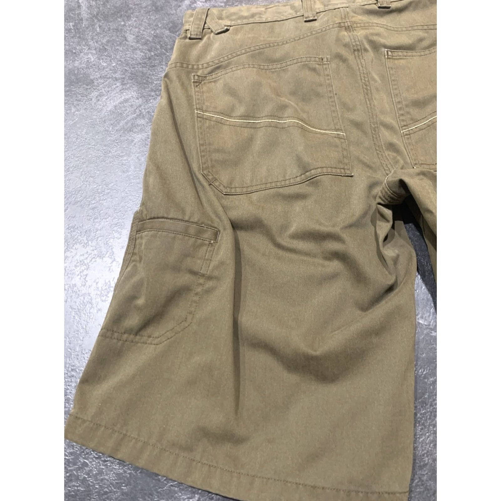 Under Armour Under Armour Golf Shorts Mens Size 32 Olive Flat Front Lightweight Moisture Wicking Size US 32 / EU 48 - 4 Thumbnail