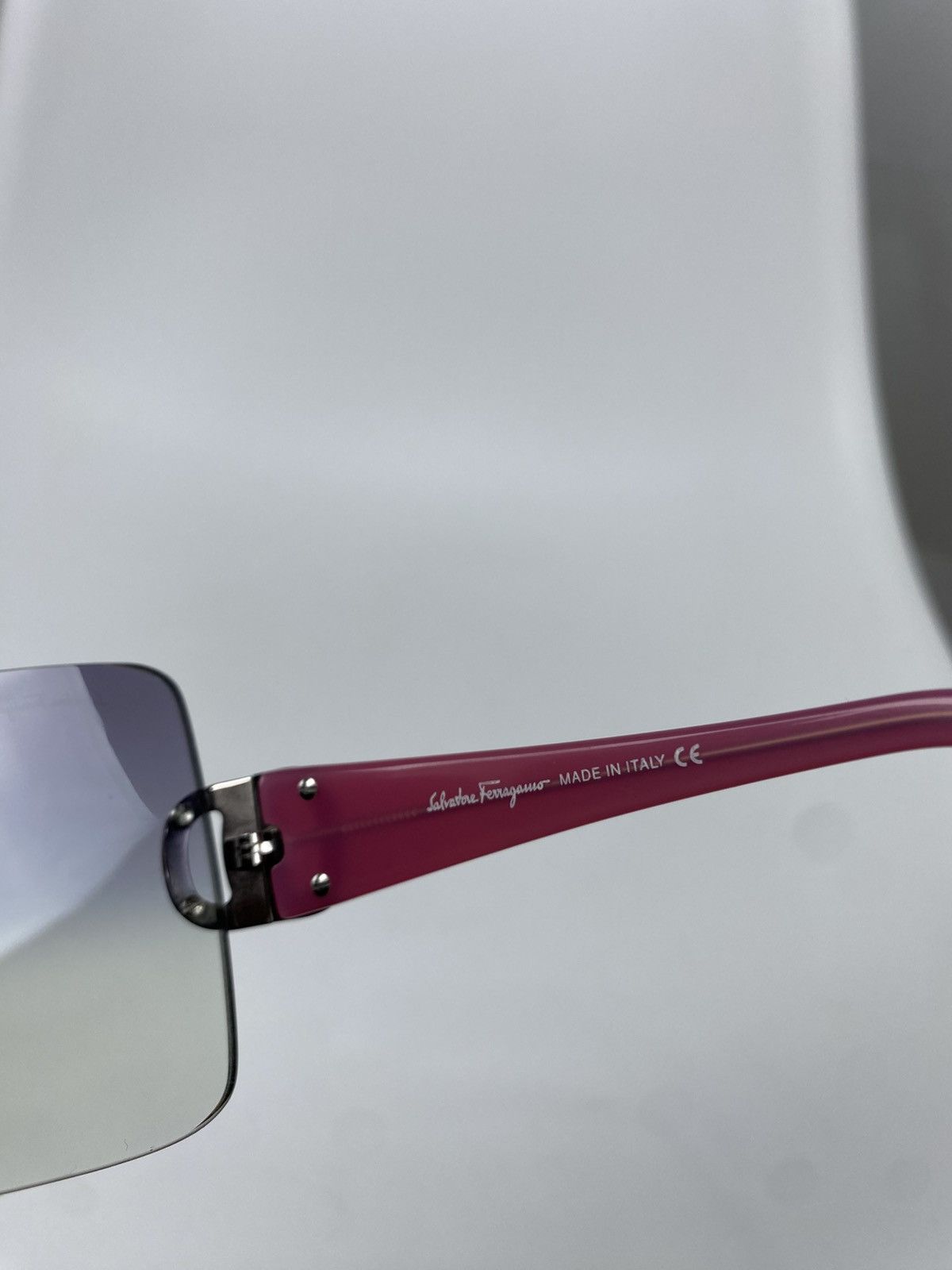 Salvatore Ferragamo Salvatore Ferragamo Gradient Sunglasses Mask Sequin Size ONE SIZE - 8 Thumbnail