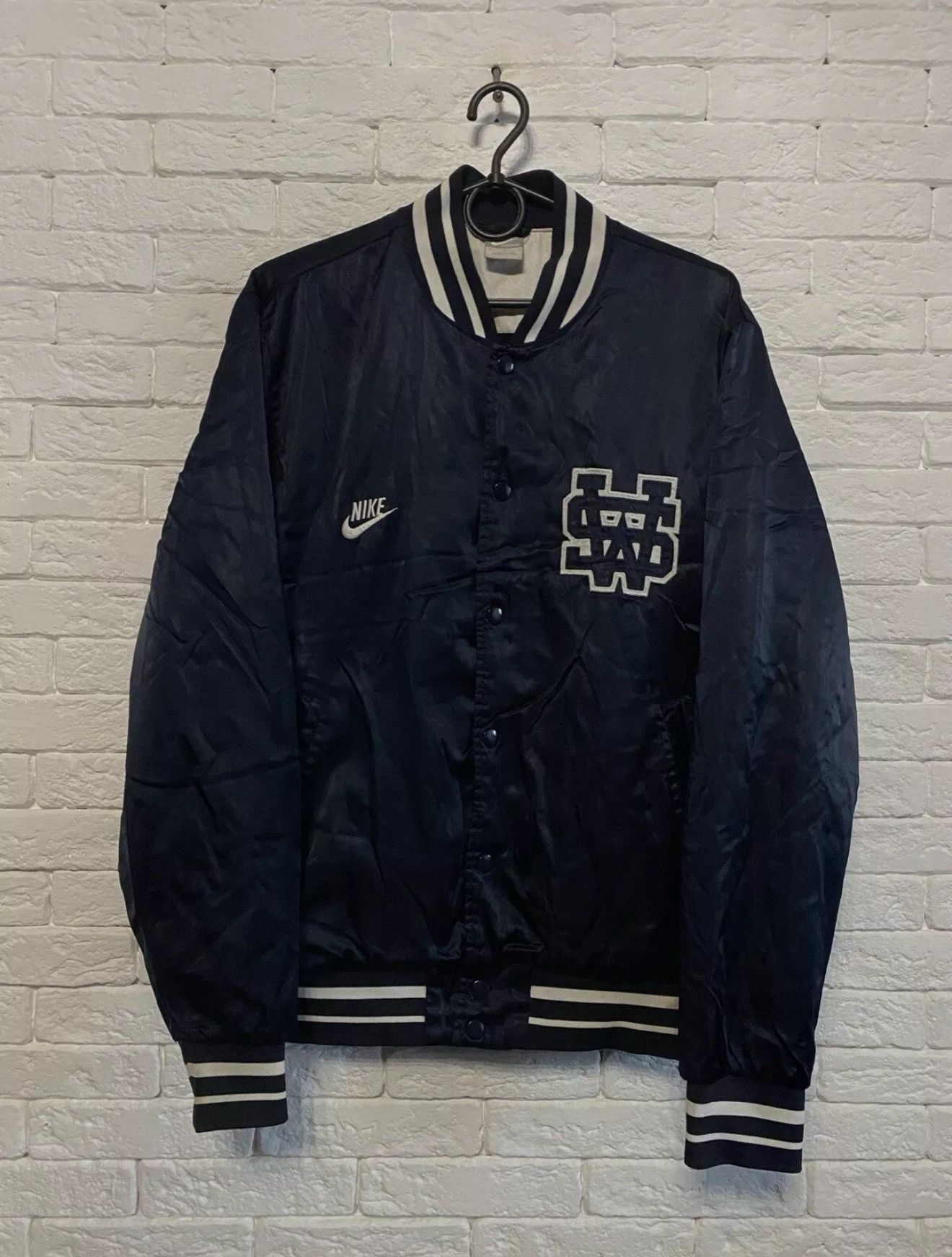 Nike Vintage Nike NSW Bomber Jacket Beaverton Oregon Sz M Size US M / EU 48-50 / 2 - 1 Thumbnail