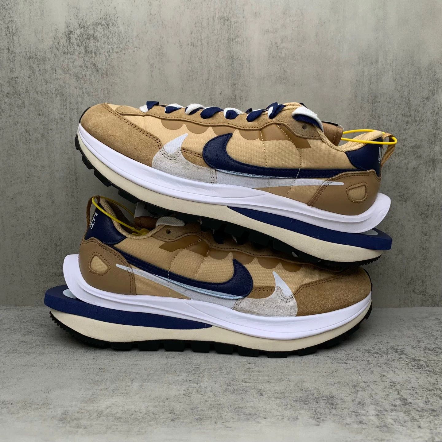 Nike Sacai x Nike VaporWaffle Sesame Khaki EUR 44 MINT Size US 11 / EU 44 - 2 Thumbnail