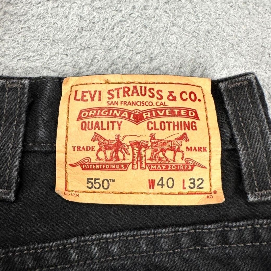 Levi's VINTAGE Levis 550 Relaxed Straight Jeans Mens 40X32 Black Red Tab 5 Pocket Denim Pants Size US 40 / EU 56 - 6 Thumbnail