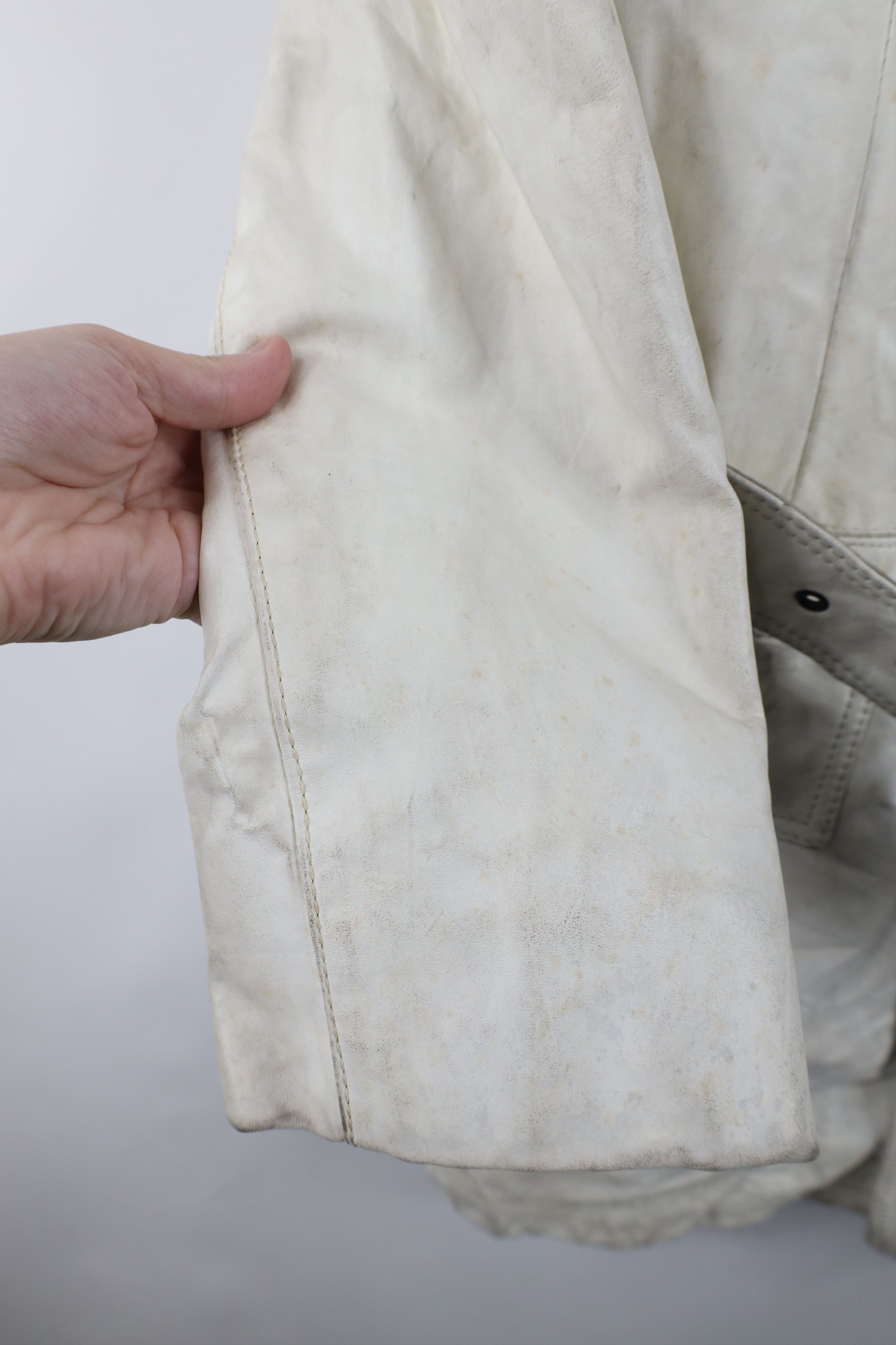 Vintage Vintage 70s Streetwear Leather Trench Coat Jacket White Size US L / EU 52-54 / 3 - 5 Thumbnail
