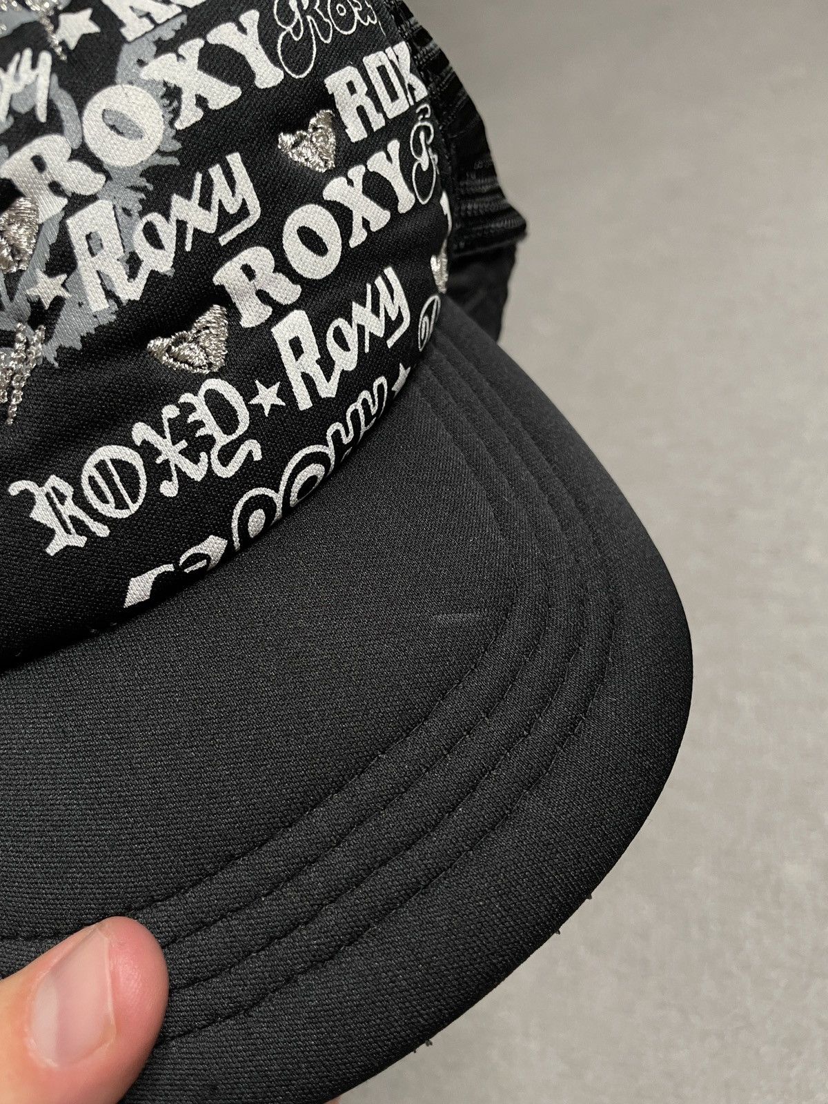 Vintage Vintage Black Trucker Cap Hat Print Roxy Drip Swag Size ONE SIZE - 3 Thumbnail