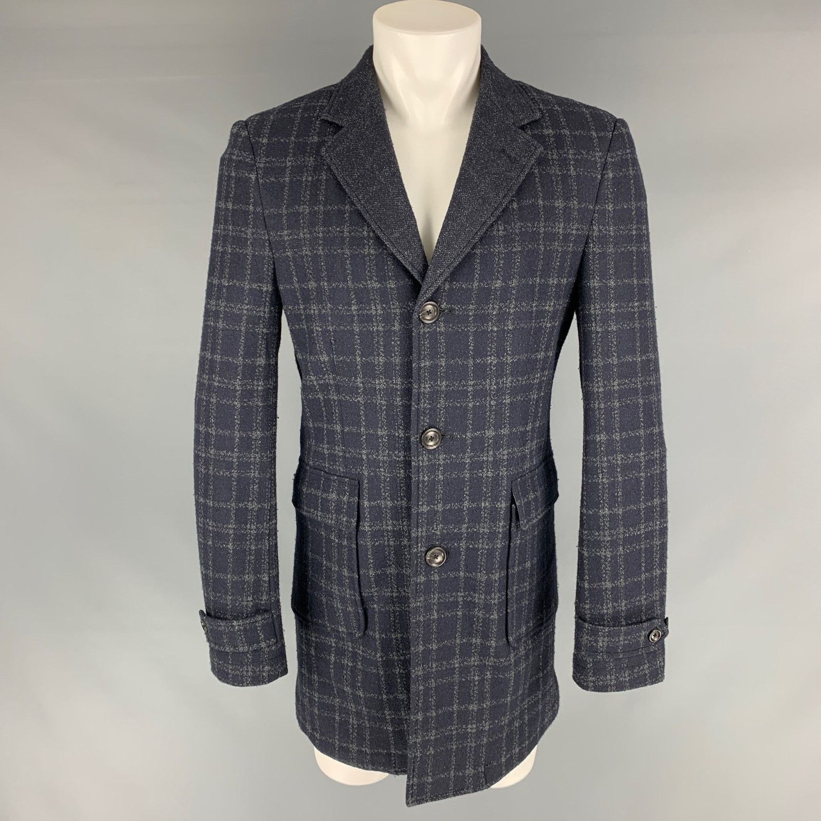 Saks Fifth Avenue SAKS FIFTH AVENUE Size 40 Navy Grey Plaid Wool Blend Coat Size US L / EU 52-54 / 3 - 1 Thumbnail